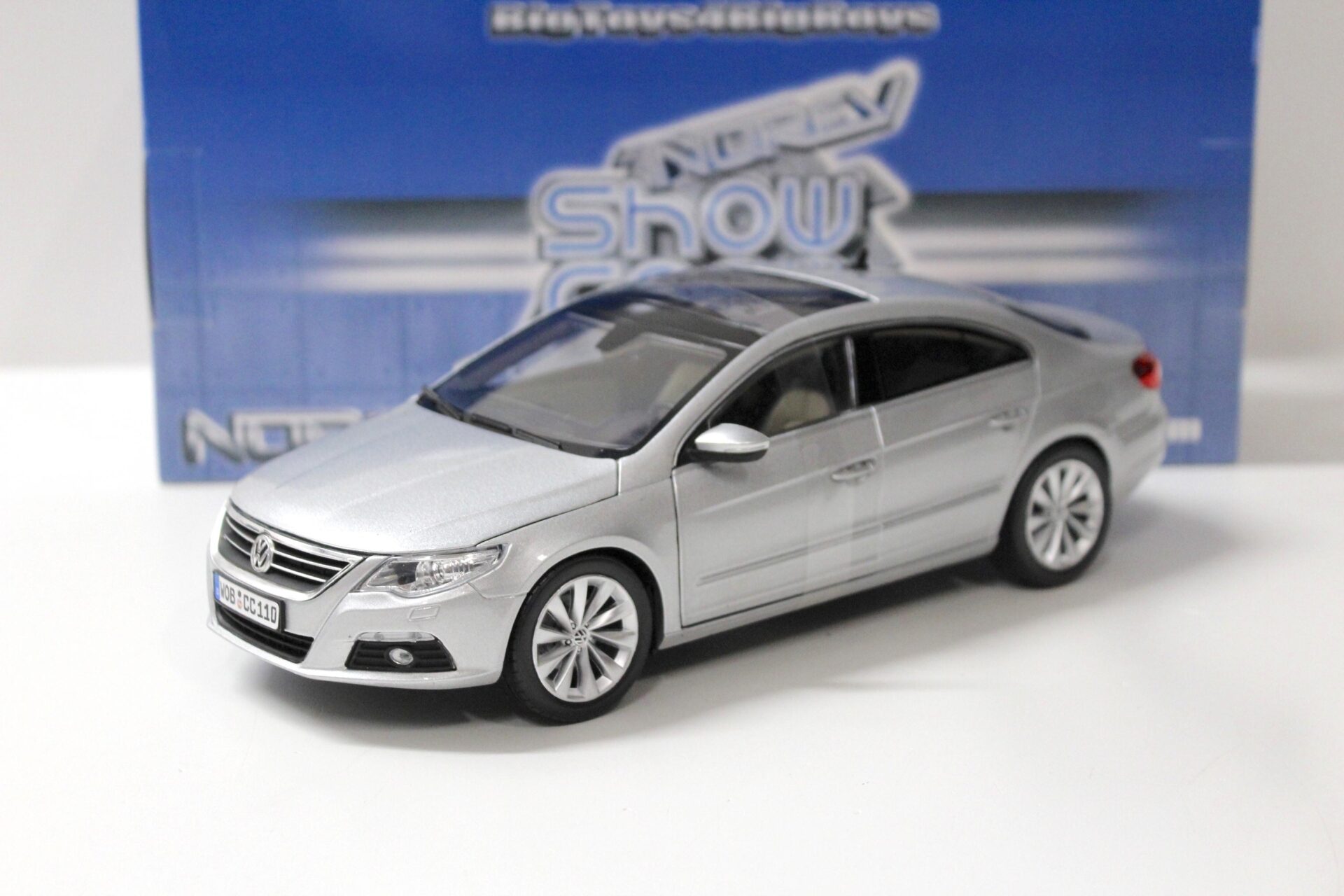 ID 55006 orig.jpg 1:18 Norev VW Passat CC Reflex silver metallic
