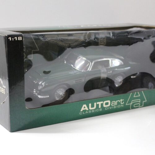 1:18 AUTOart Aston Martin DB5 British Racing green