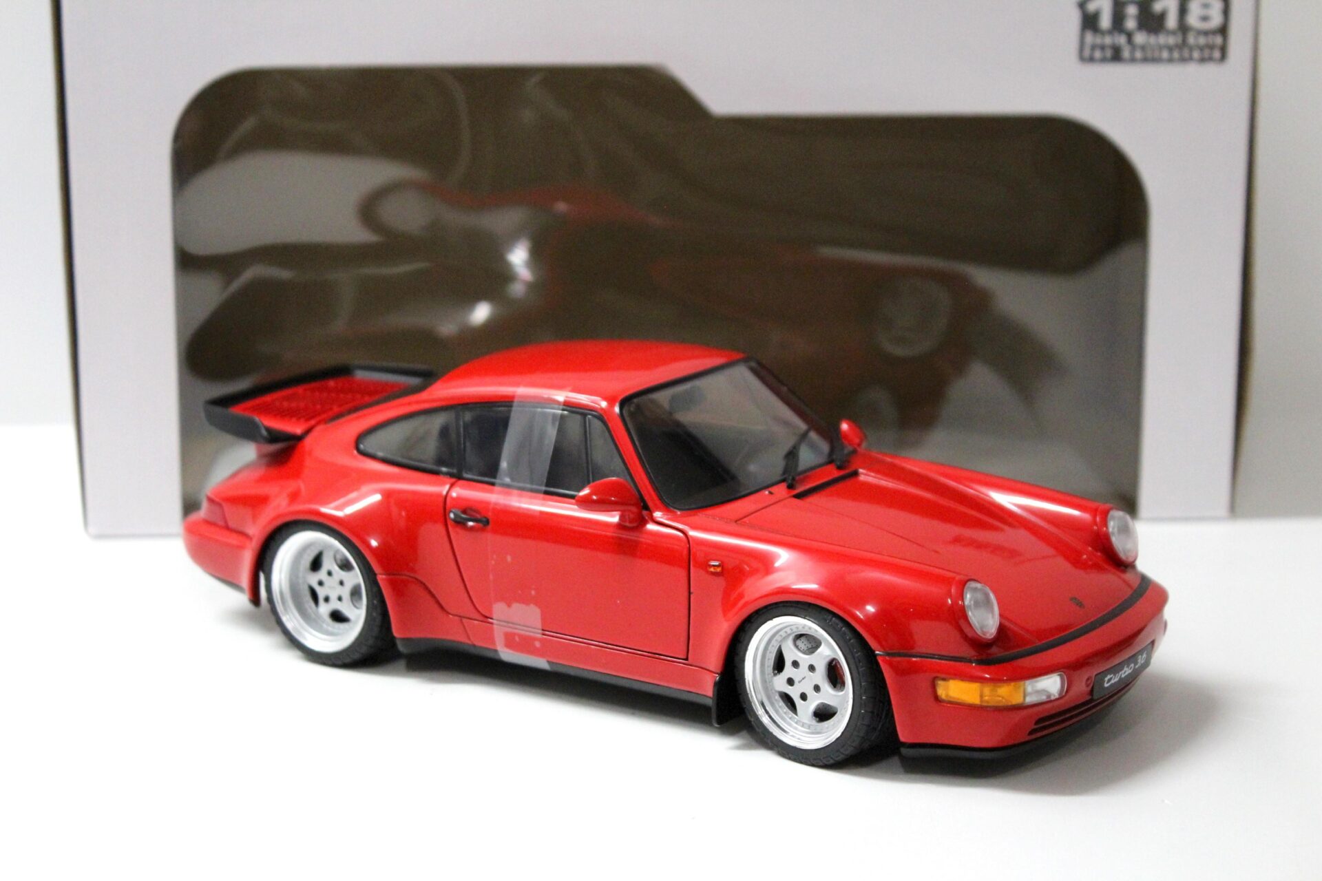 1:18 Solido Porsche 911 (964) Turbo 3.6 Coupe red 1990