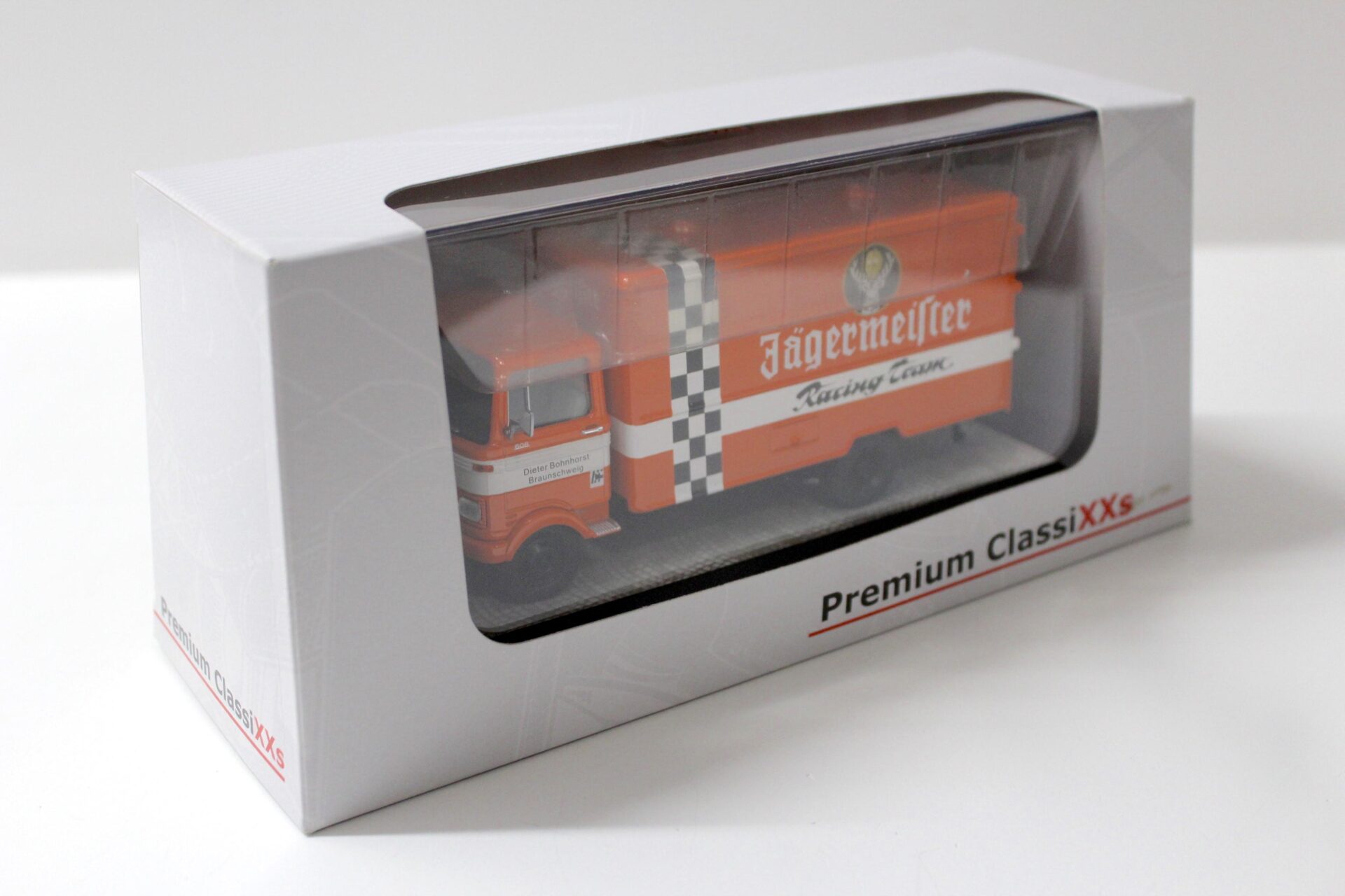 1:43 Premium ClassiXXs Mercedes LP 608 Jägermeister-Racing Team orange