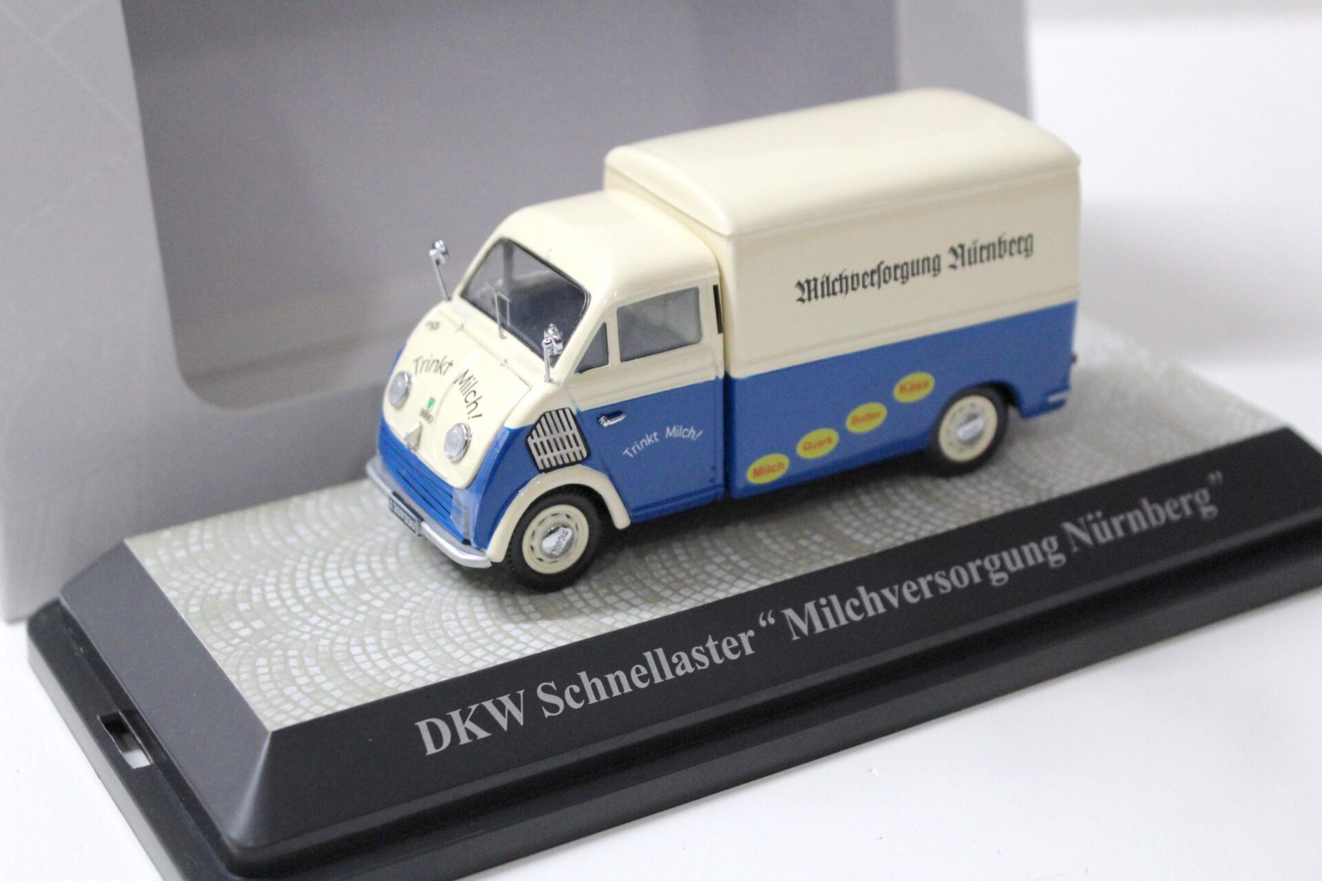 ID 55222 orig.jpg 1:43 Premium ClassiXXs DKW Schnelllaster Milchversorgung Nürnberg white/ blue
