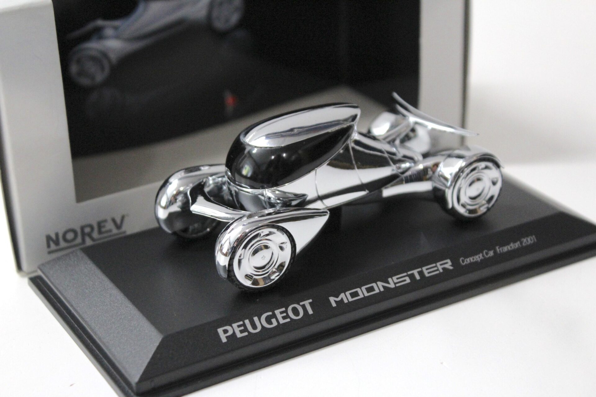 1:43 Norev Peugeot Monster Concept Car Frankfurt 2001 Chrom