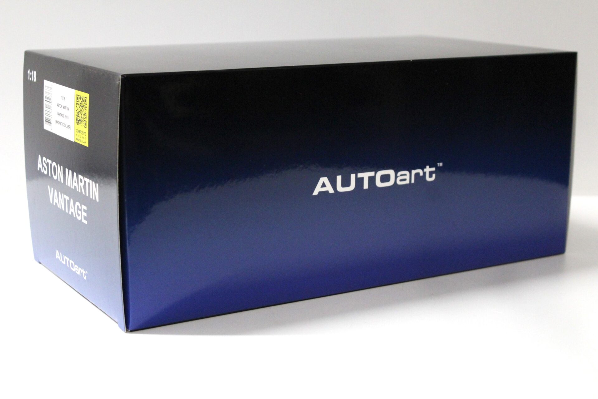 1:18 AUTOart Aston Martin Vantage 2019 Skyfall silver