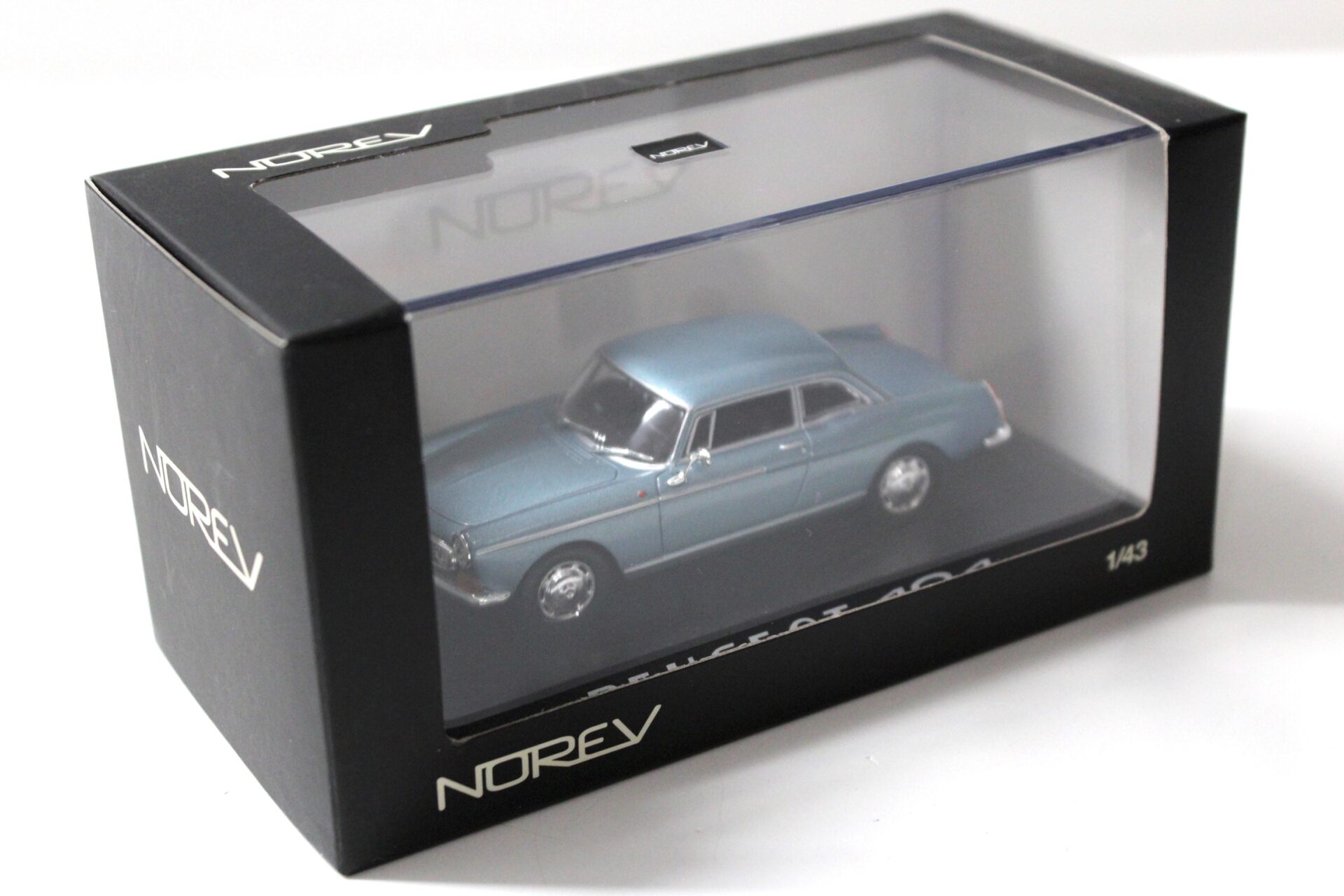 1:43 Norev Peugeot 404 Coupe light blue metallic