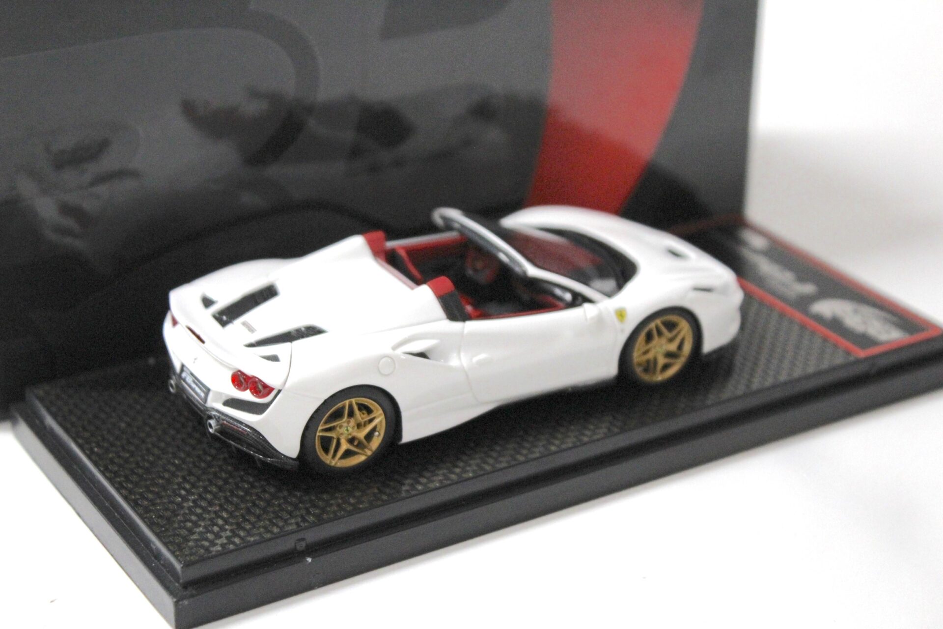 1:43 BBR Ferrari F8 Tributo Spider Bianco Cervino white/ gold Limited 24 pcs.