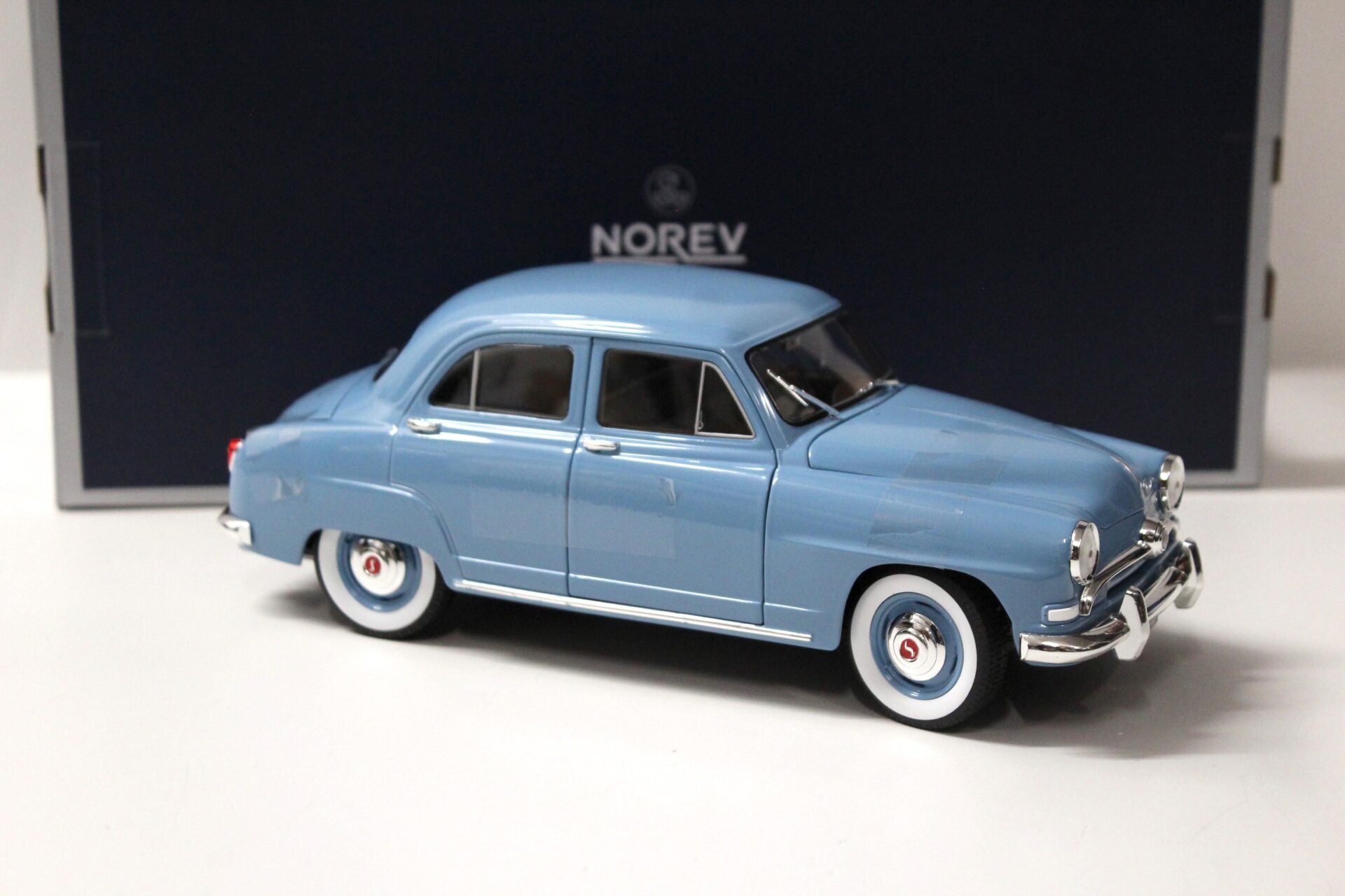1:18 Norev Simca 9 Aronde 1954 light blue