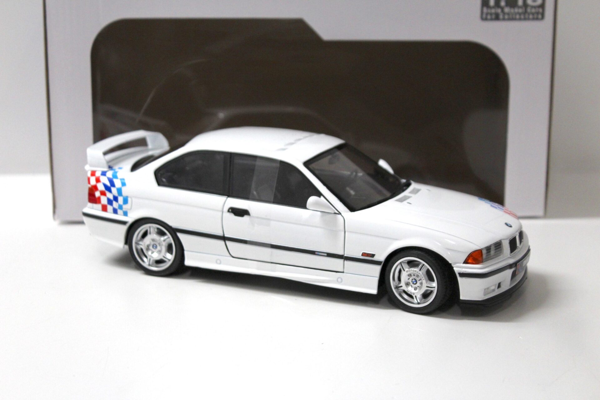 1:18 Solido BMW M3 (E36) Coupe Lightweight Version white