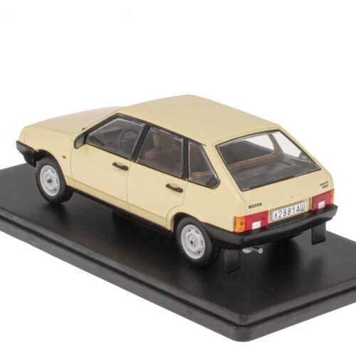 1:24 Hachette East Legendary Lada 2109 Samara beige 1987