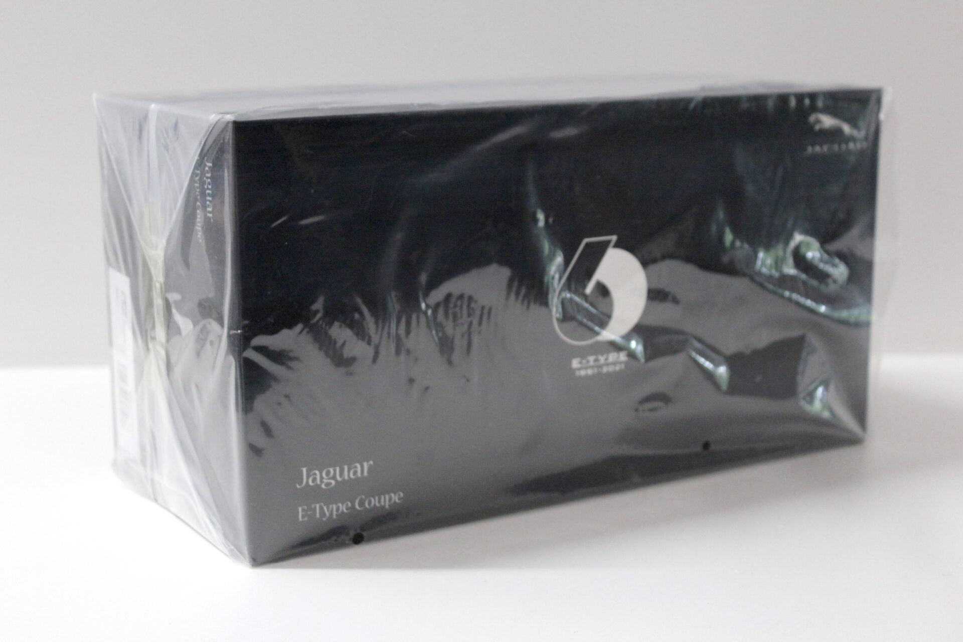 1:18 Kyosho Jaguar E-Type Coupe RHD Dark blue metallic - Diecast/ openings