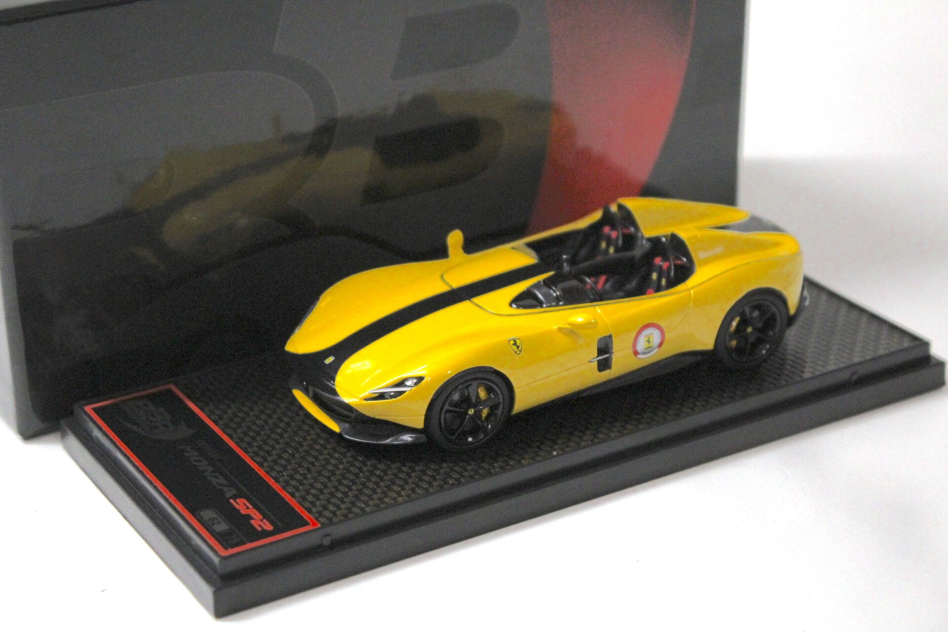 ID 56125 orig.jpg 1:43 BBR Ferrari Monza SP2 Giallo Modena/ black stripe - Limited 78 pcs.
