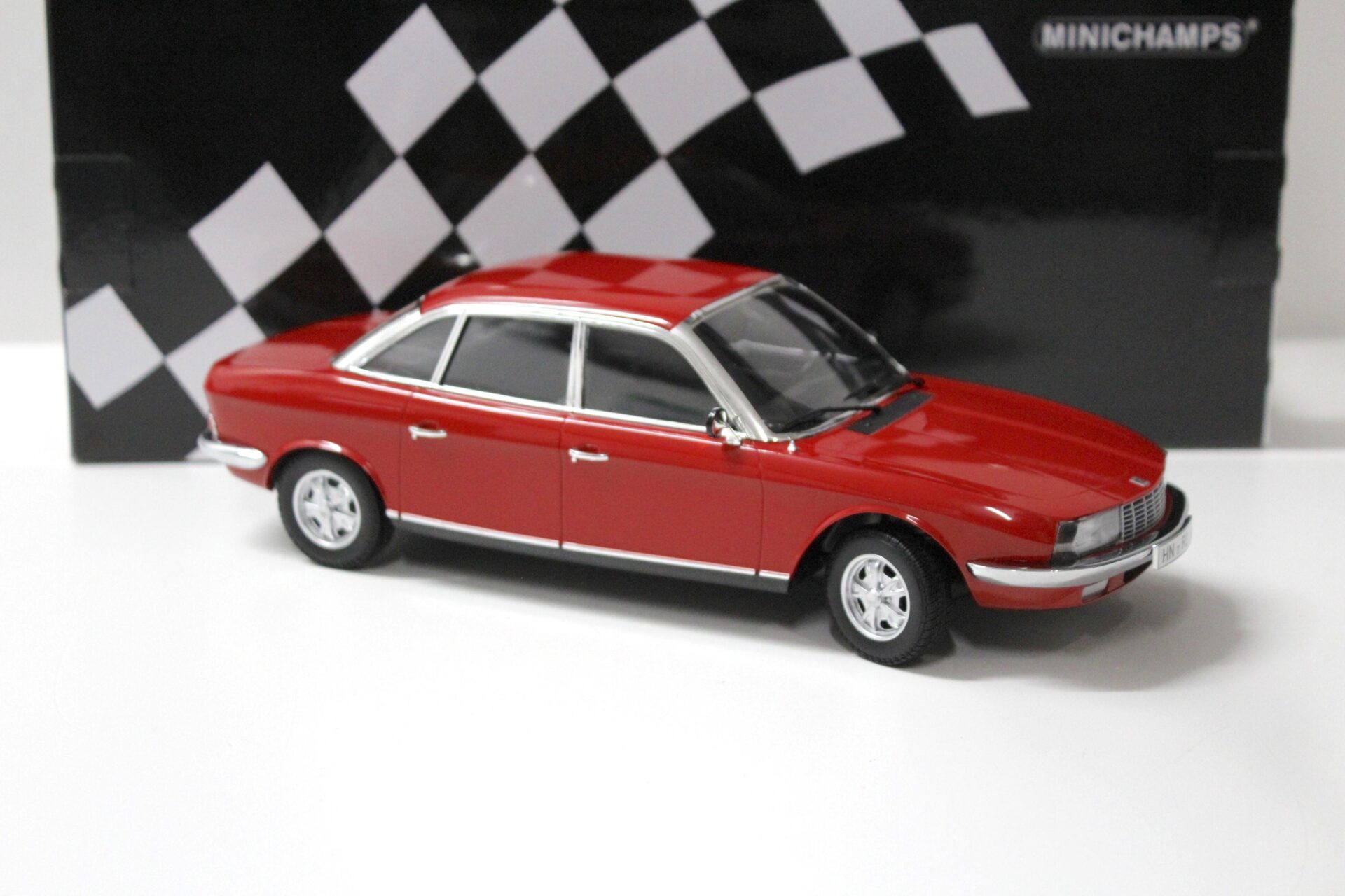 1:18 Minichamps NSU Ro 80 red 1972