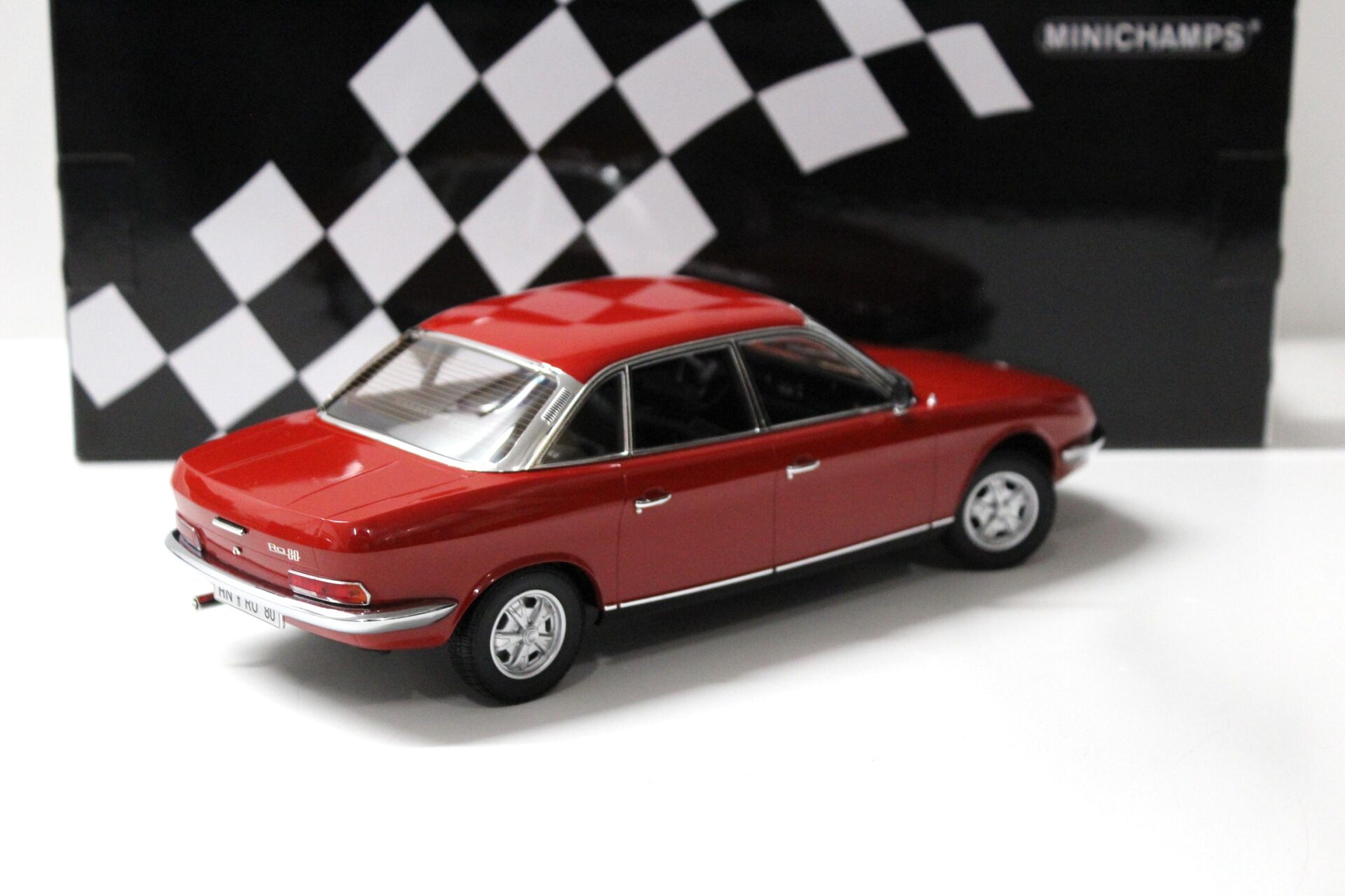 1:18 Minichamps NSU Ro 80 red 1972