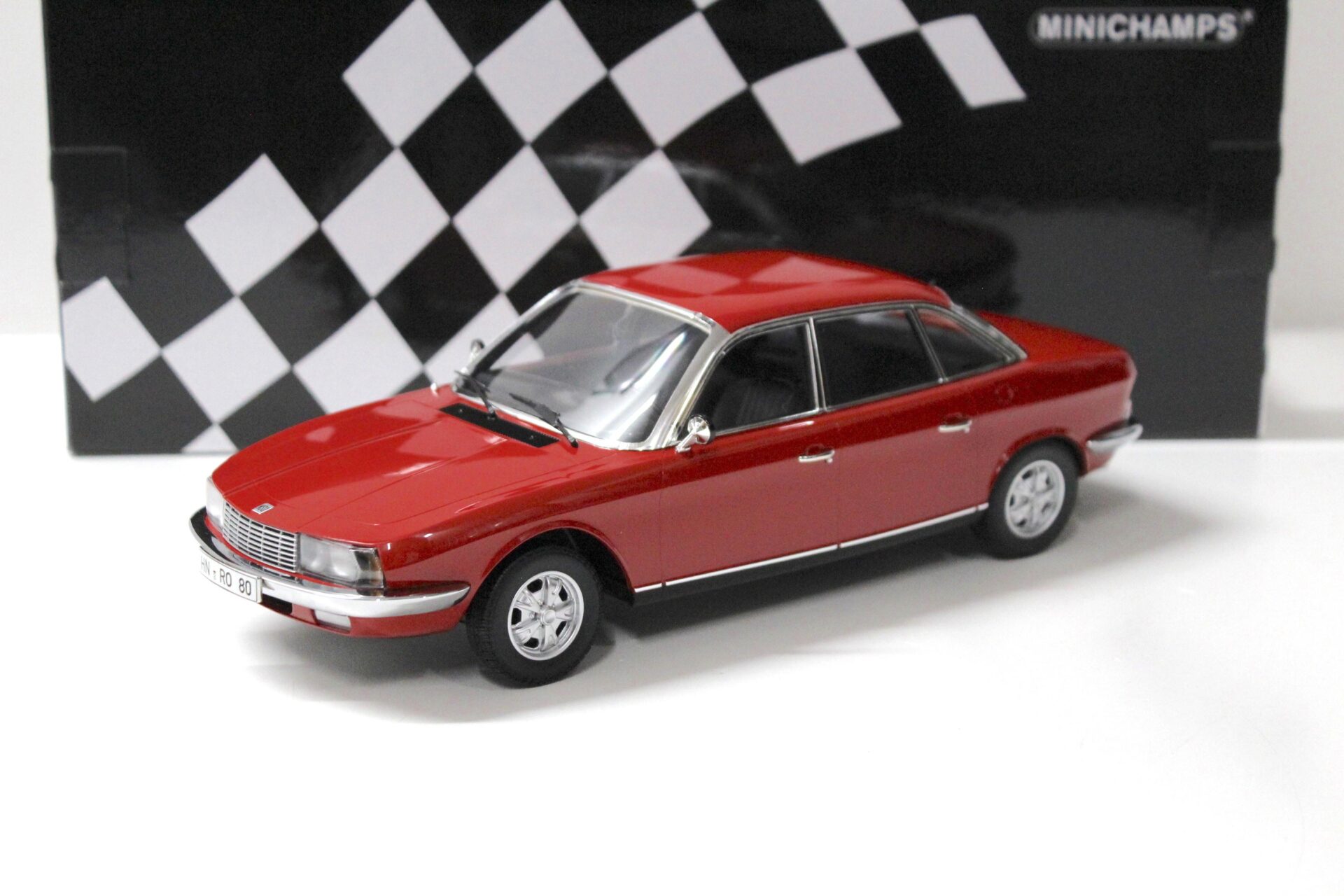 ID 56277 orig.jpg 1:18 Minichamps NSU Ro 80 red 1972