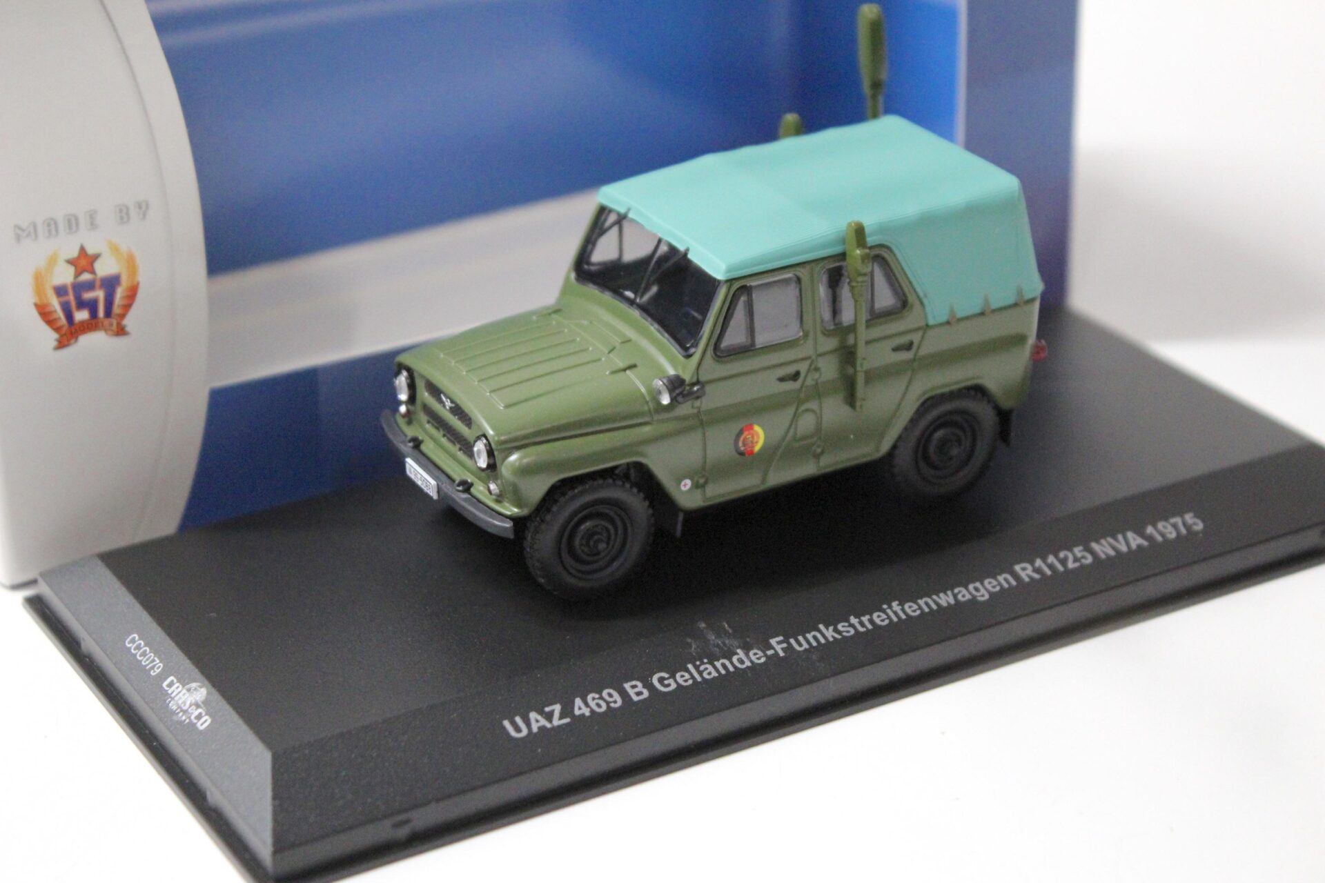 ID 56332 orig.jpg 1:43 Cars&Co IST UAZ 469 B Funkstreifenwagen R1125 NVA 1975 green