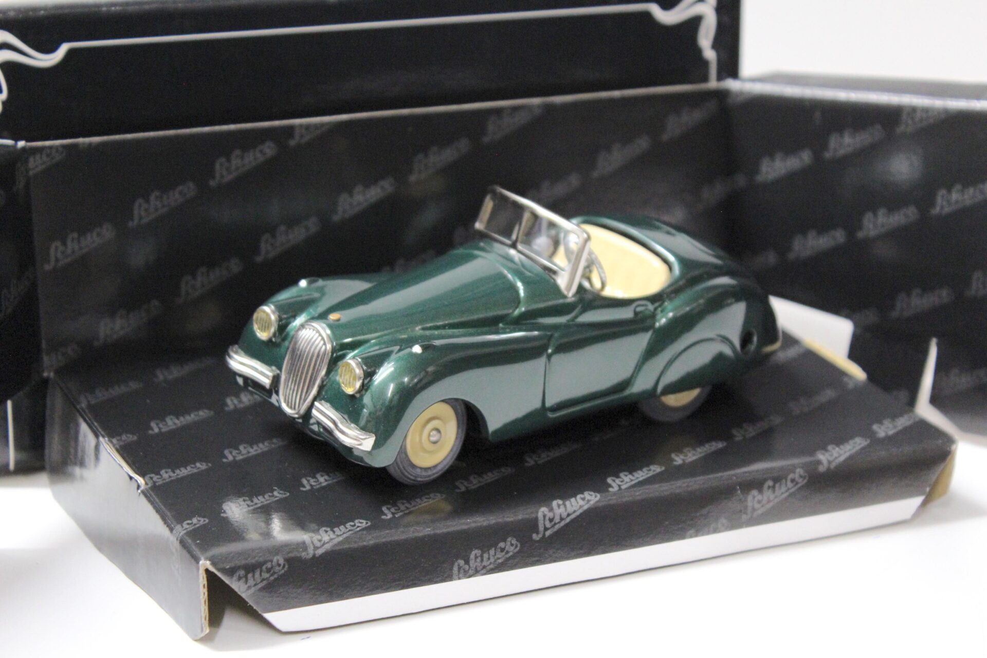 ID 56491 orig.jpg Schuco-Classic 06020 Jaguar XK 120 Metall-Modell dark green