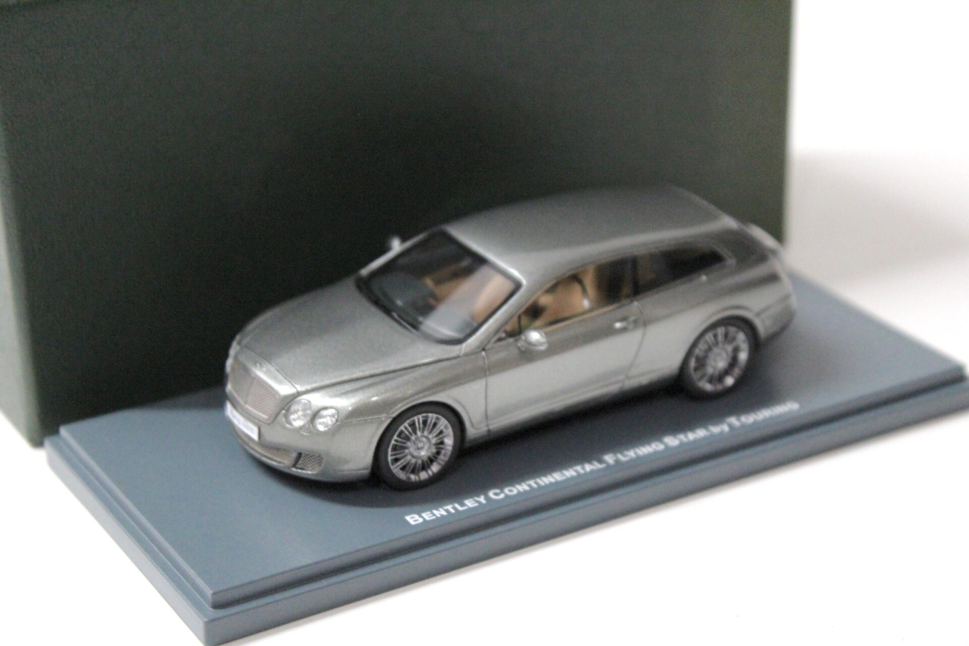 ID 56587 orig.jpg 1:43 NEO Bentley Continental Flying Star by Touring 2010 grey metallic