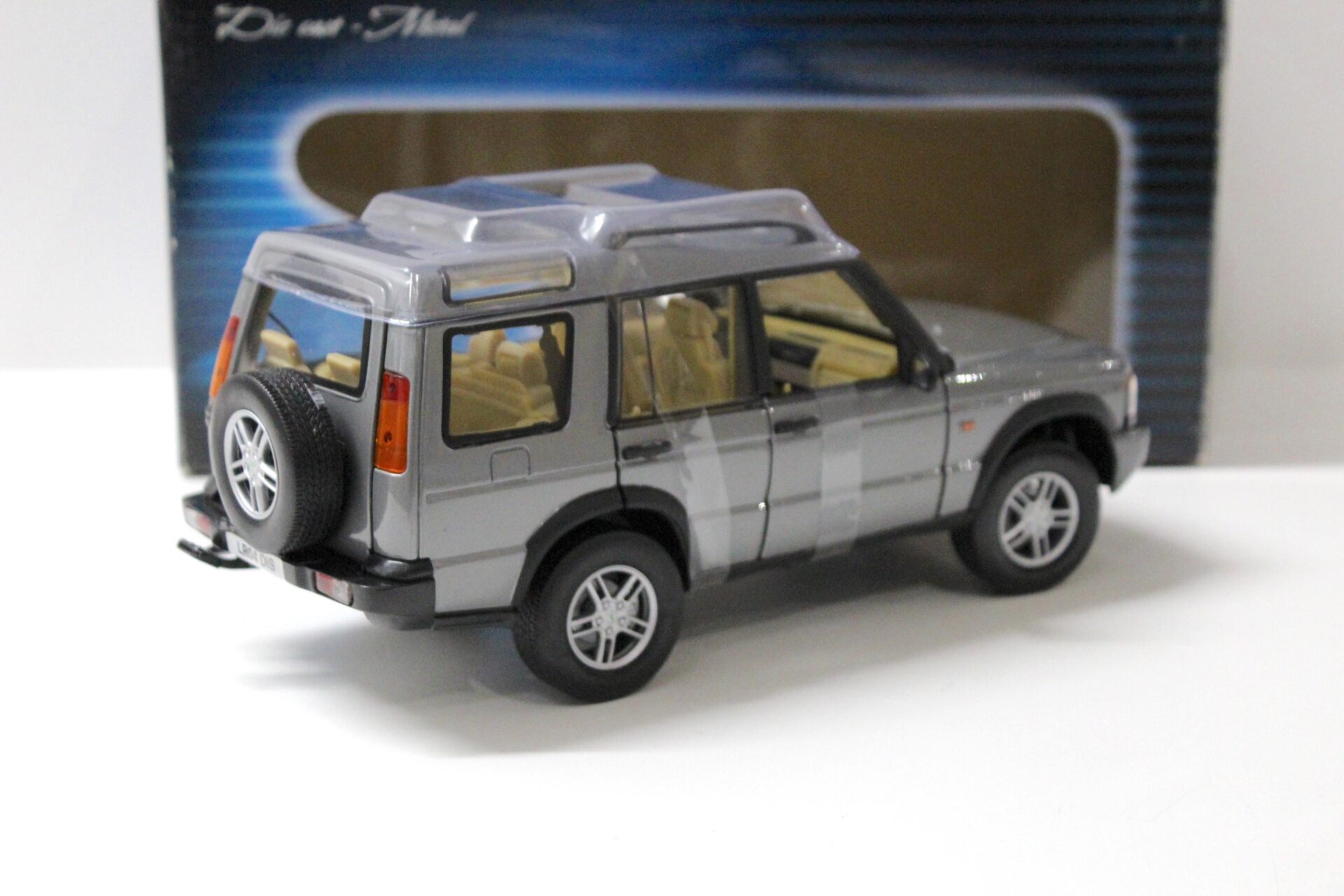 1:18 Solido Land Rover Discovery 2 grey metallic 2004