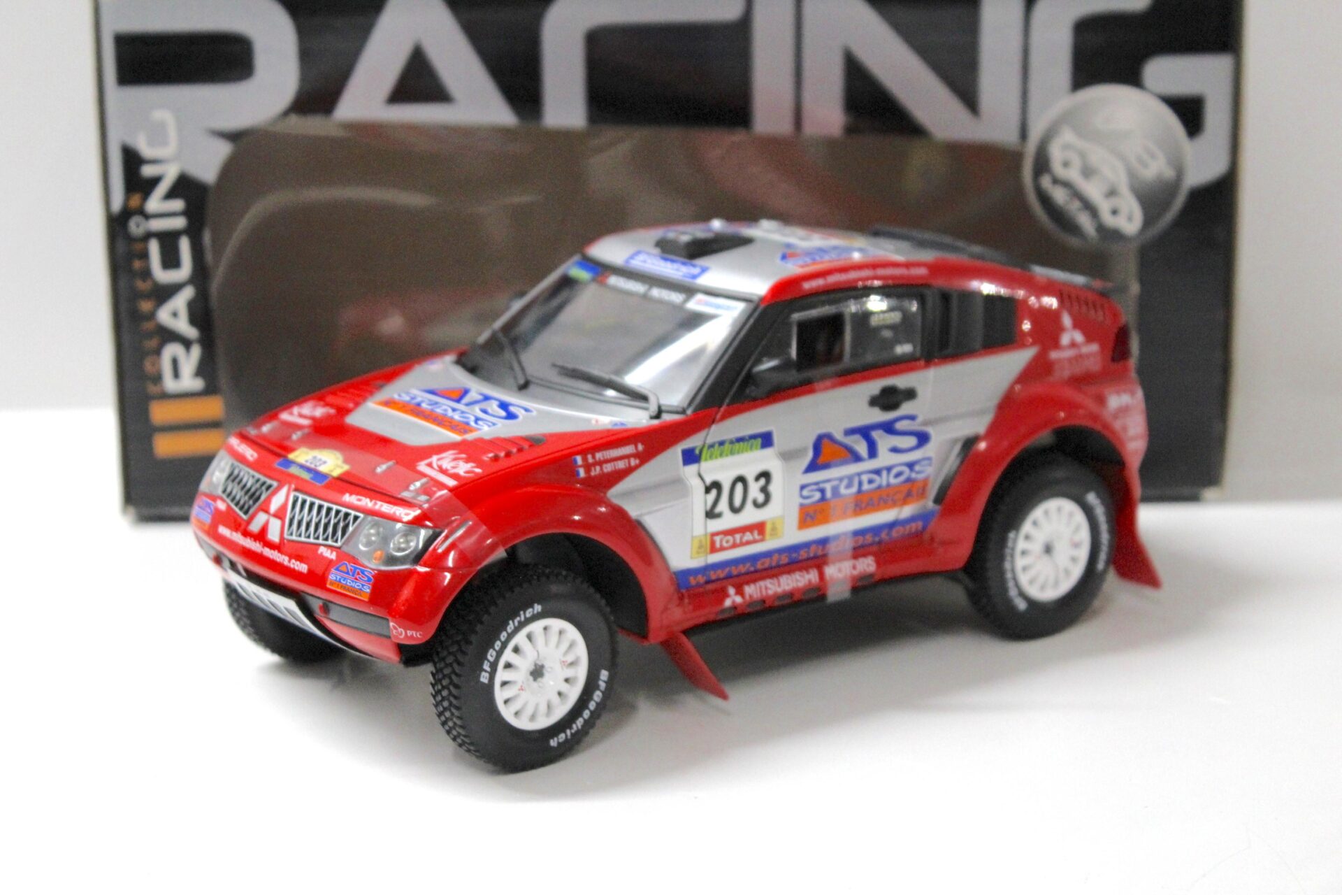 ID 57252 orig.jpg 1:18 Solido Mitsubishi Pajero Evolution 2004 Rallye #203 Peterhansel/ Cottret