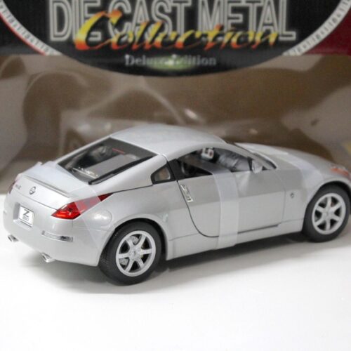 1:18 Road Signature Nissan 350Z Coupe silver 2003