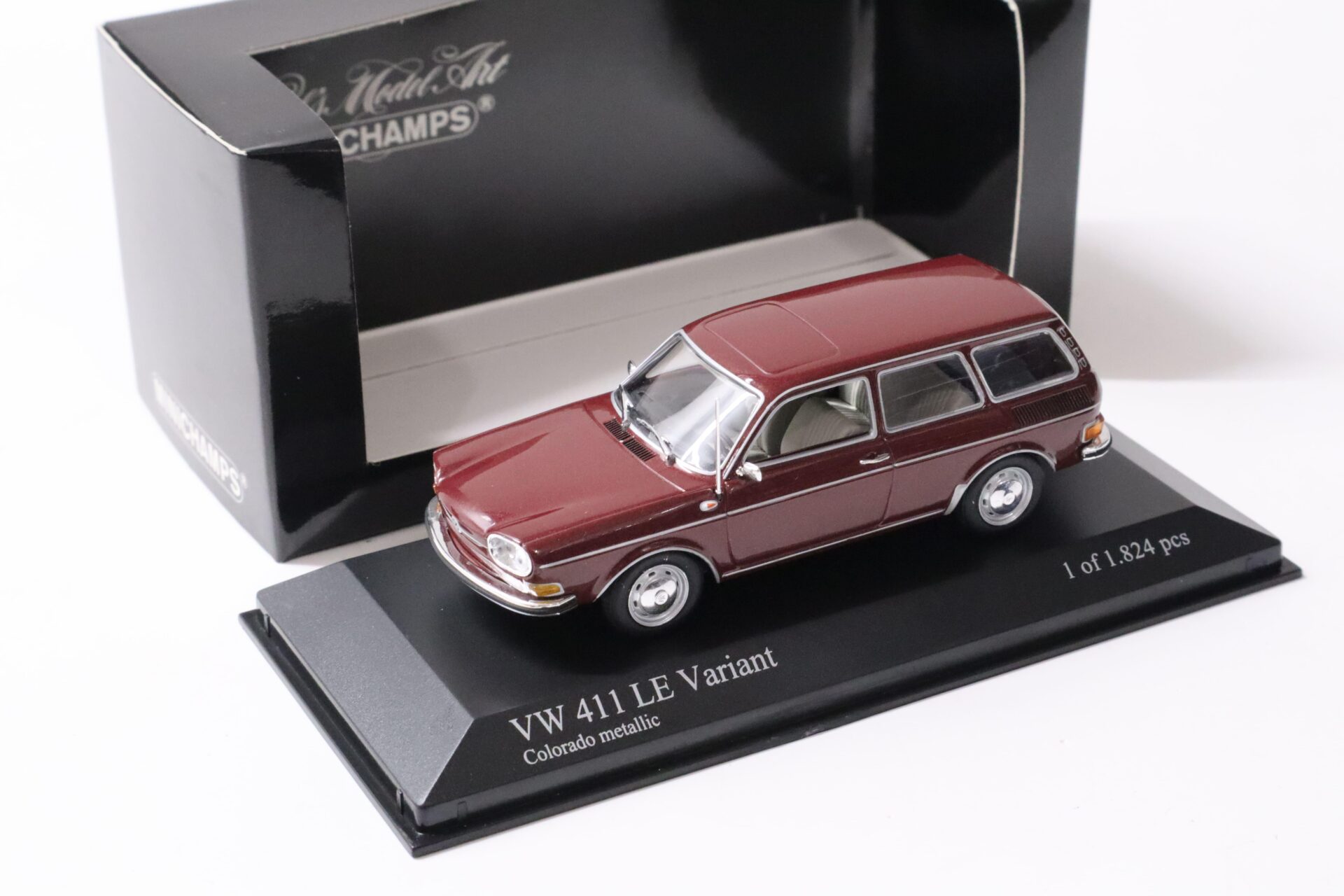 1:43 Minichamps VW 411 LE Variant 1969 Colorado red metallic
