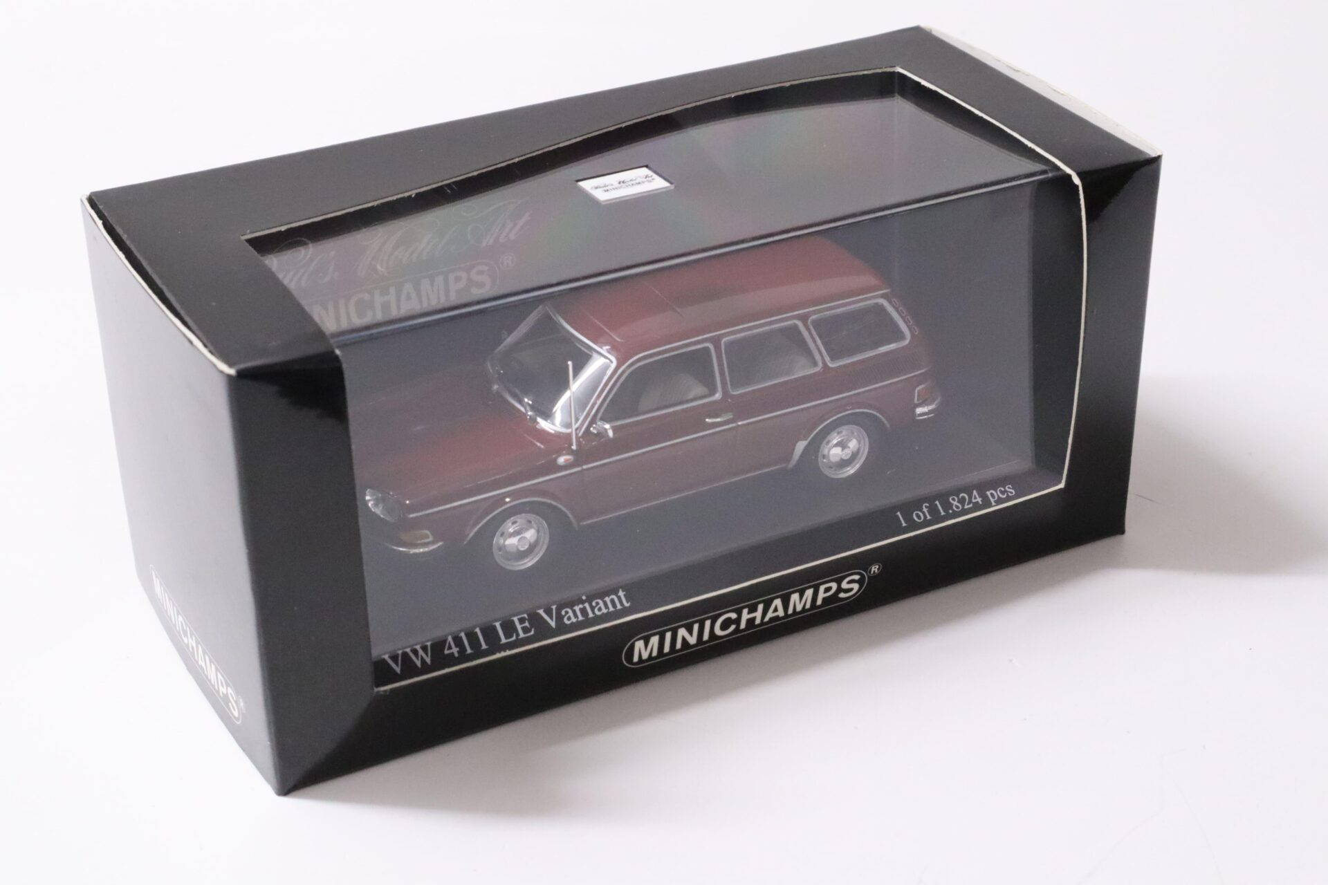 1:43 Minichamps VW 411 LE Variant 1969 Colorado red metallic