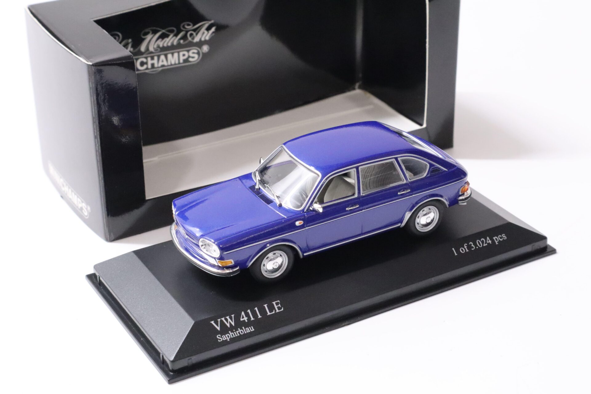 1:43 Minichamps VW 411 LE 1969 Saphir blue – Premium-Modelcars