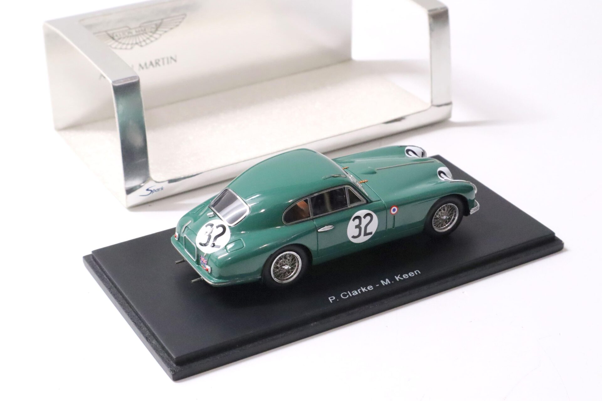 1:43 Spark Aston Martin DB2 #32 - 7th LM Le Mans 1952 green