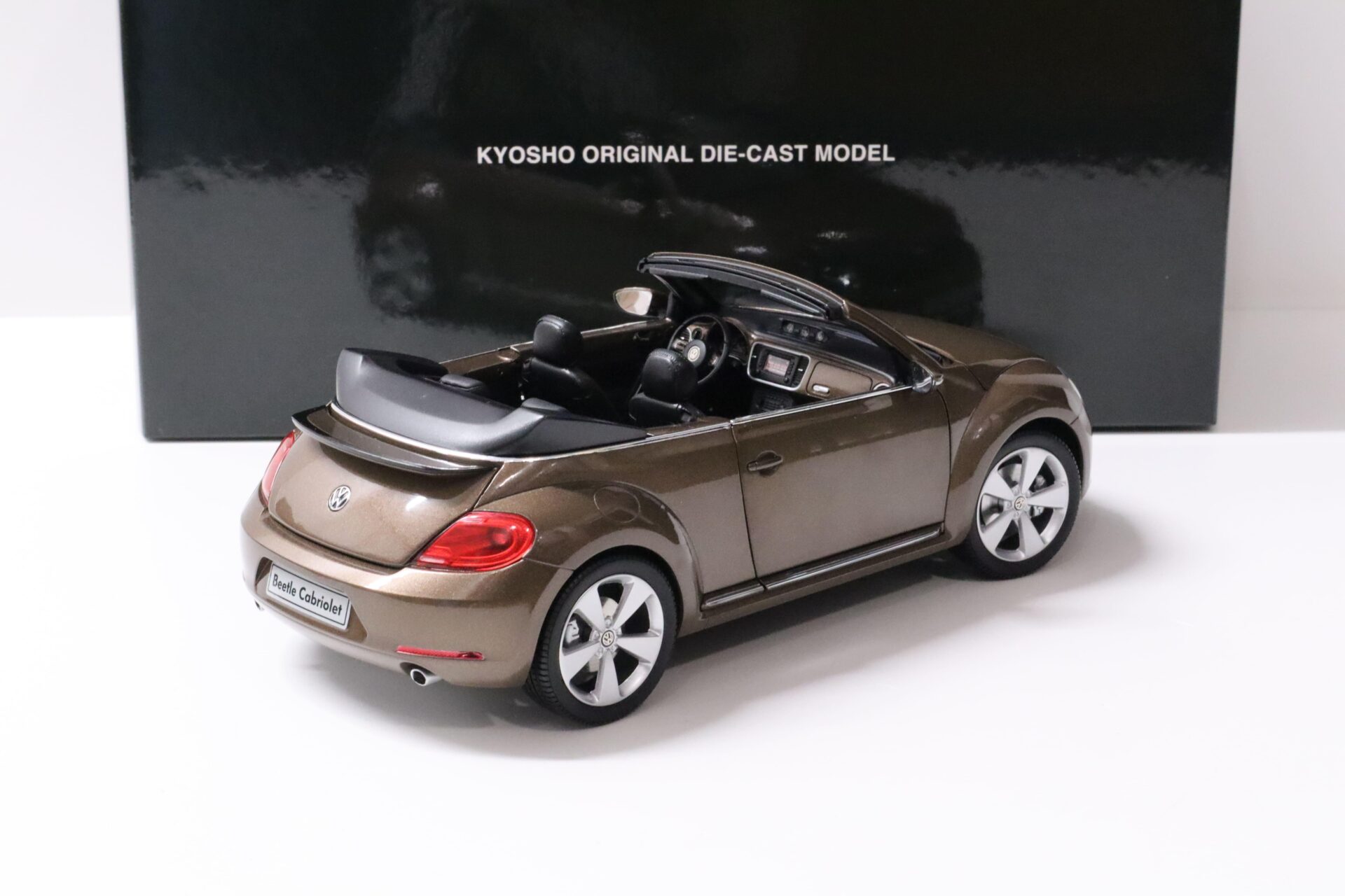 1:18 Kyosho VW The Beetle Convertible Toffee brown metallic