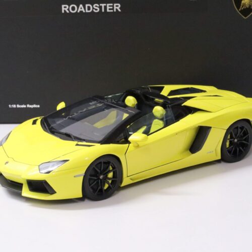 1:18 AUTOart Lamborghini Aventador LP700-4 Roadster Giallo Orion yellow