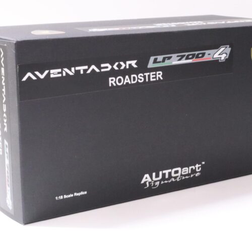 1:18 AUTOart Lamborghini Aventador LP700-4 Roadster Giallo Orion yellow