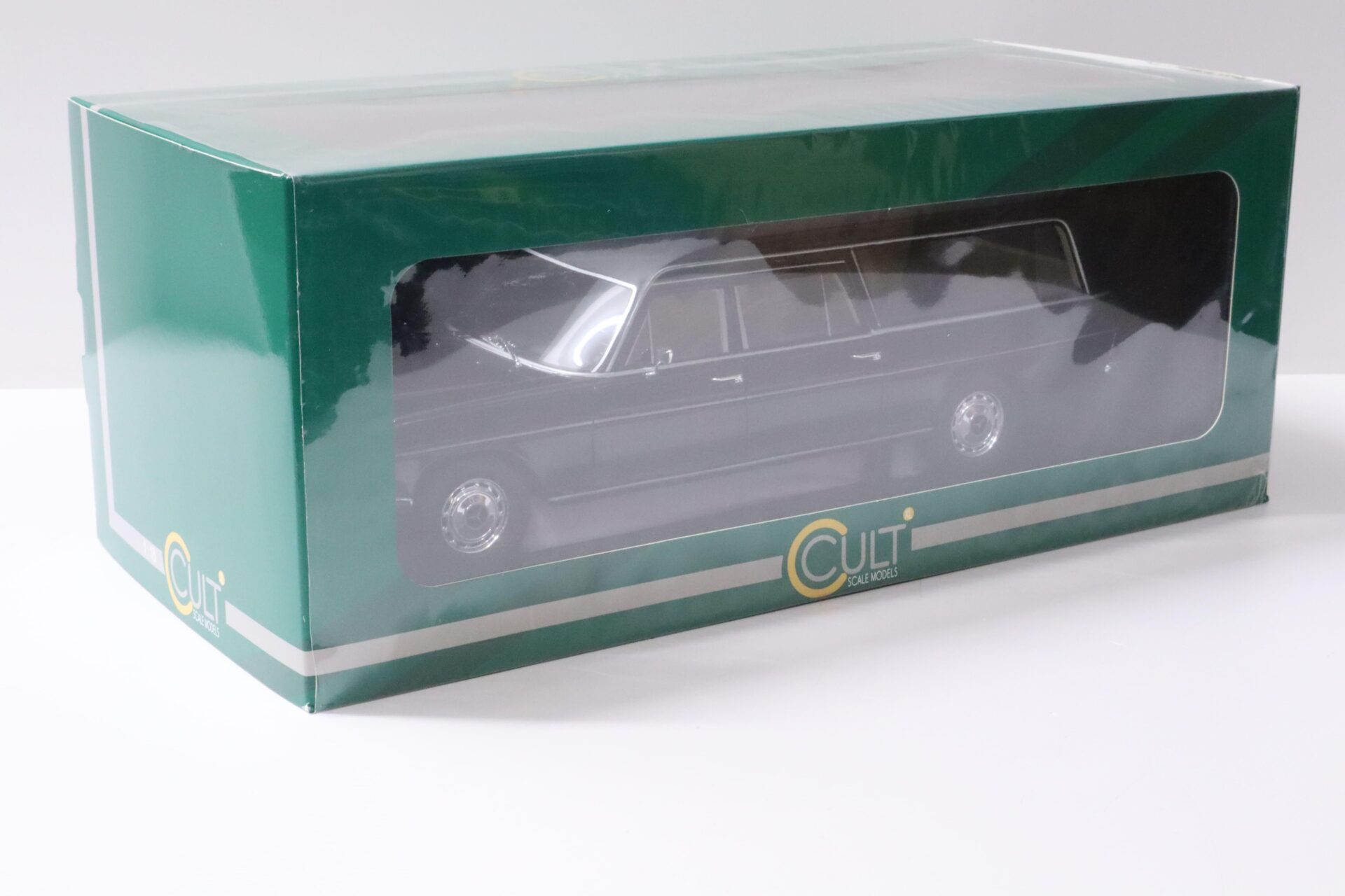 1:18 Cult Scale Models Mercedes W114 Pollmann 1972 black