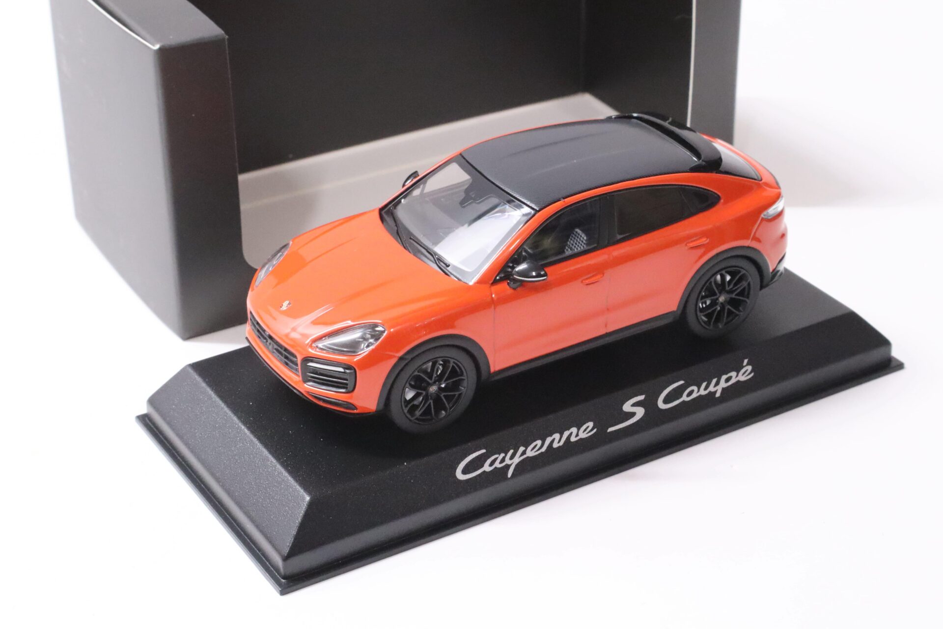 1:43 Norev Porsche Cayenne S Coupe Lava orange DEALER VERSION SALE%%%