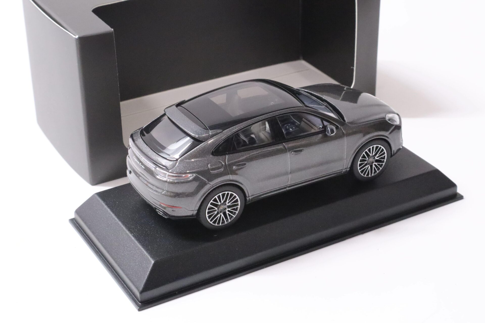 1:43 Norev Porsche Cayenne Turbo Coupe quartzite grey DEALER VERSION SALE%%%