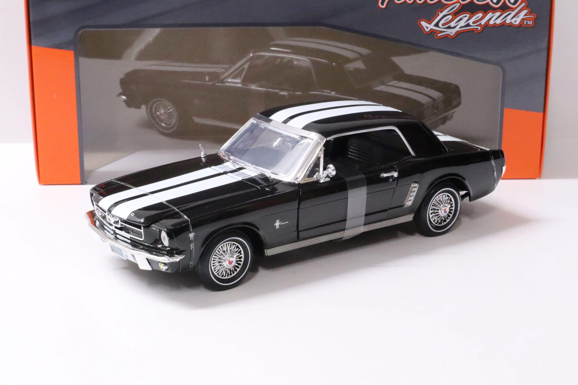 ID 58541 orig.jpg 1:18 Motor Max 1964 1/2 Ford Mustang Hardtop black/ white stripes