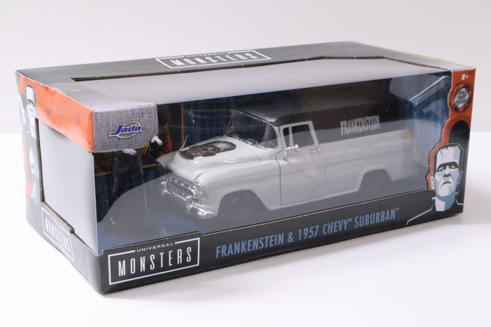 1:24 Jada Toys 1957 Chevy Surburban FRANKENSTEIN with Figure grey/ black