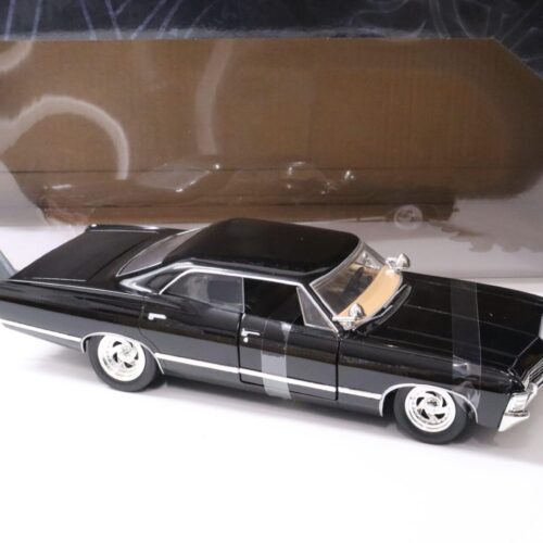 1:24 Jada Toys 1967 Chevy Impala SS Sport Sedan SUPERNATURAL with Figure black