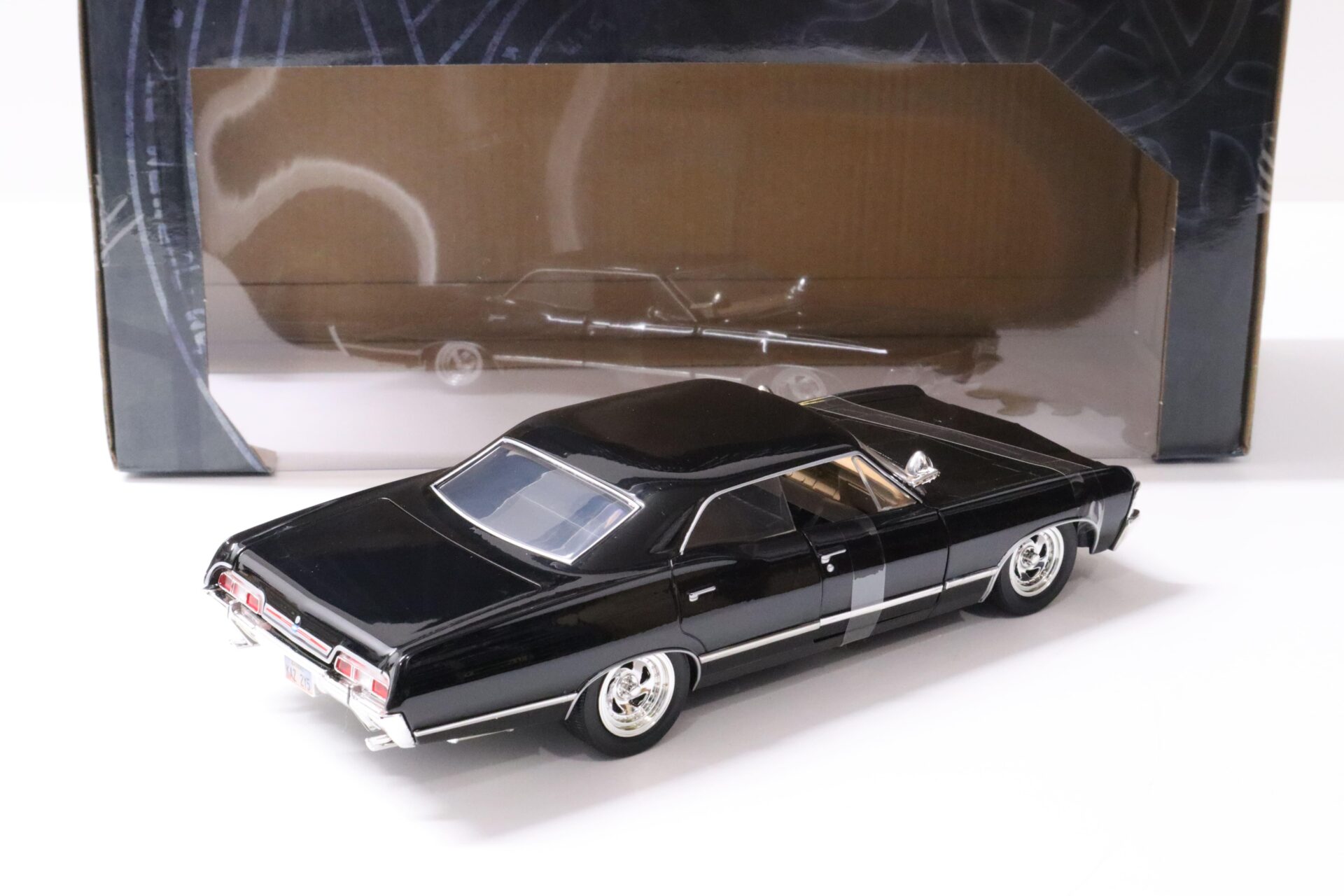 1:24 Jada Toys 1967 Chevy Impala SS Sport Sedan SUPERNATURAL with Figure black