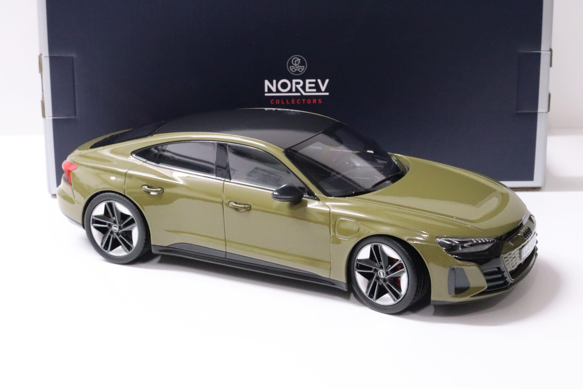 1:18 Norev Audi RS e-tron GT 2021 Olive metallic