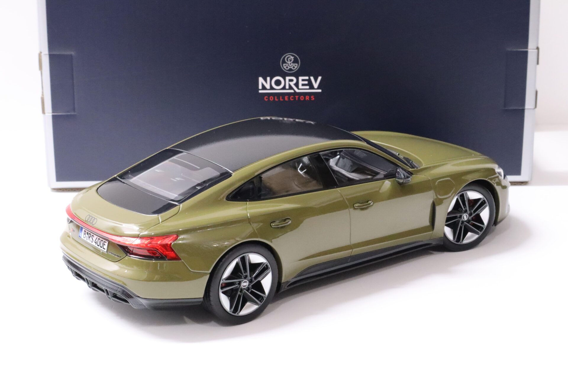 1:18 Norev Audi RS e-tron GT 2021 Olive metallic