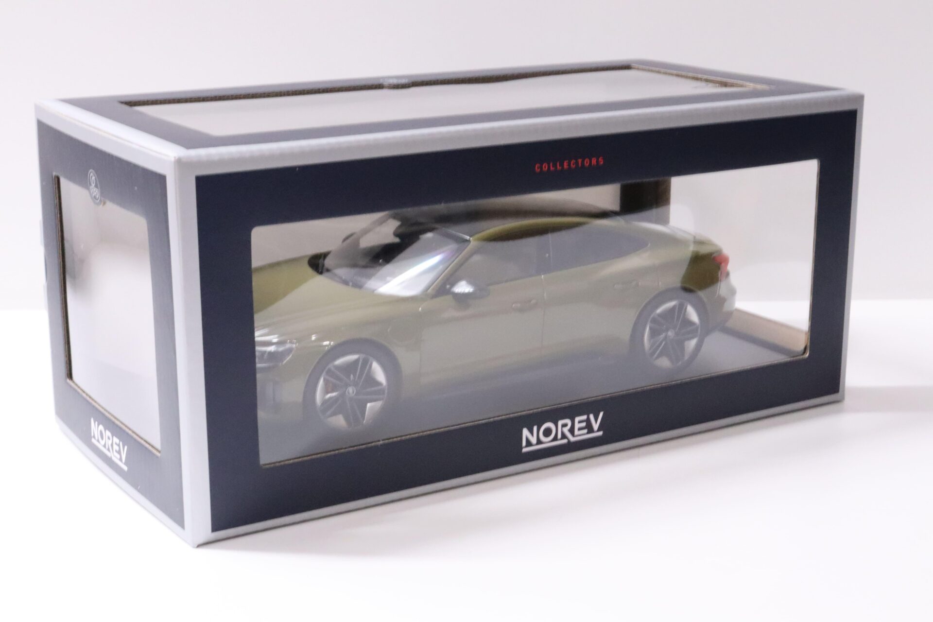 1:18 Norev Audi RS e-tron GT 2021 Olive metallic