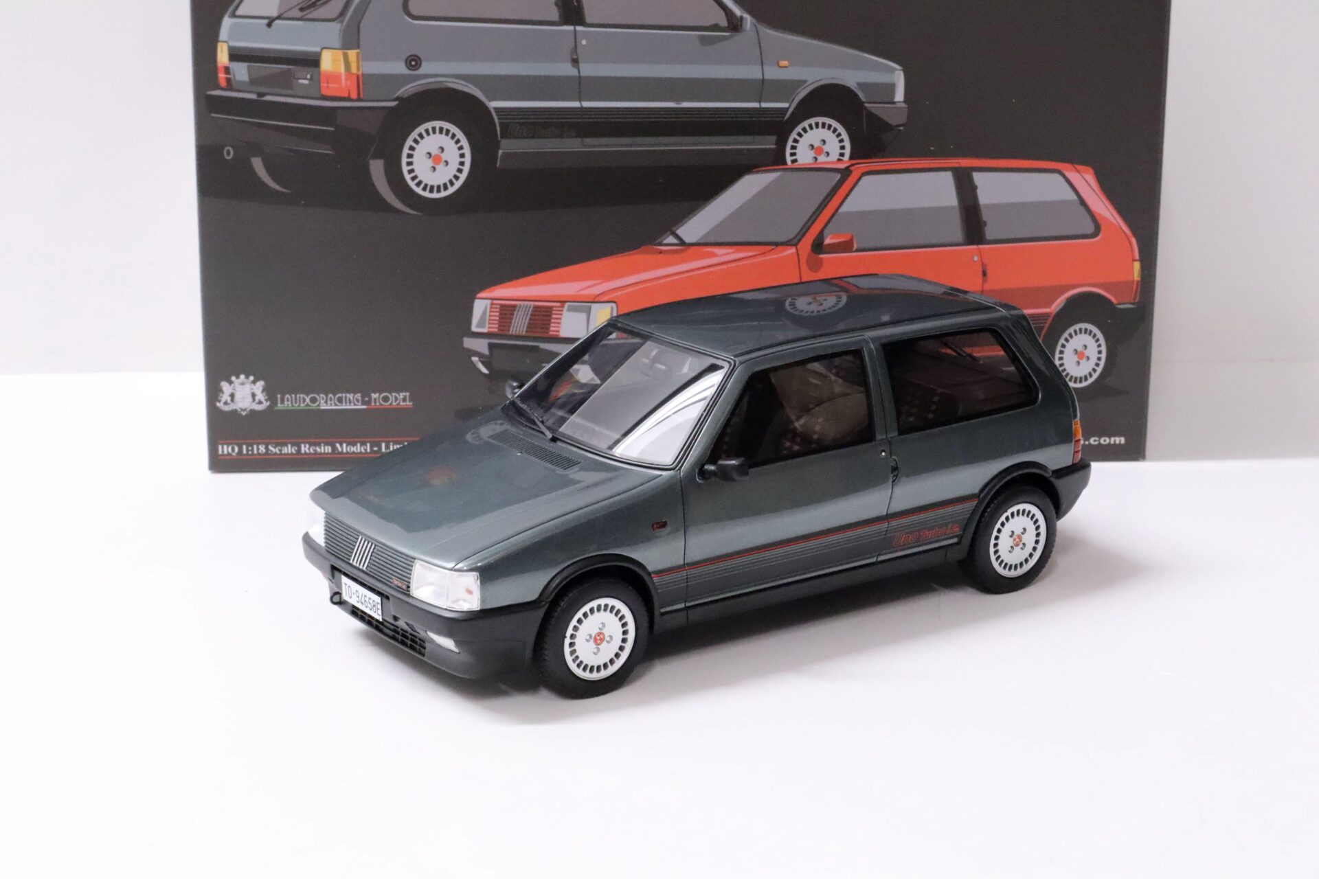ID 58996 orig.jpg 1:18 Laudoracing-Model Fiat Uno Turbo I.E. 1987 green metallic