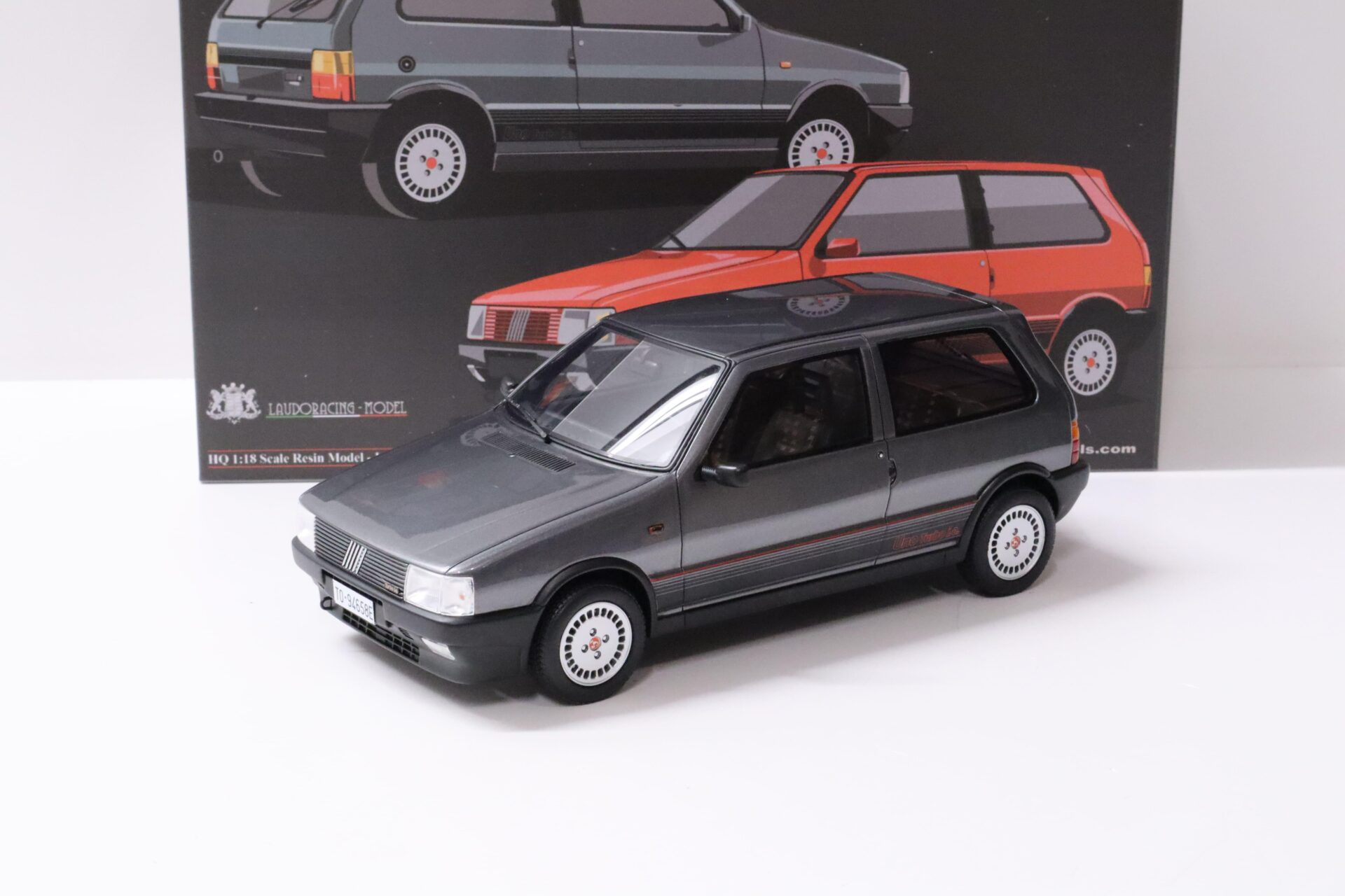 ID 59000 orig.jpg 1:18 Laudoracing-Model Fiat Uno Turbo I.E. 1987 grey metallic