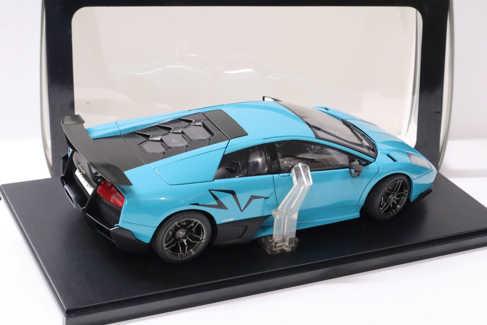 1:18 AUTOart Lamborghini Murcielago LP670-4 SV Turquoise blue