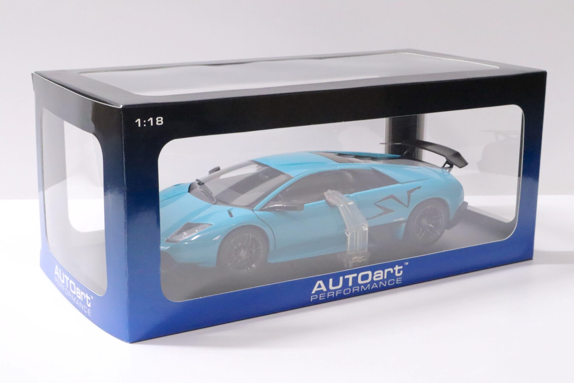 1:18 AUTOart Lamborghini Murcielago LP670-4 SV Turquoise blue