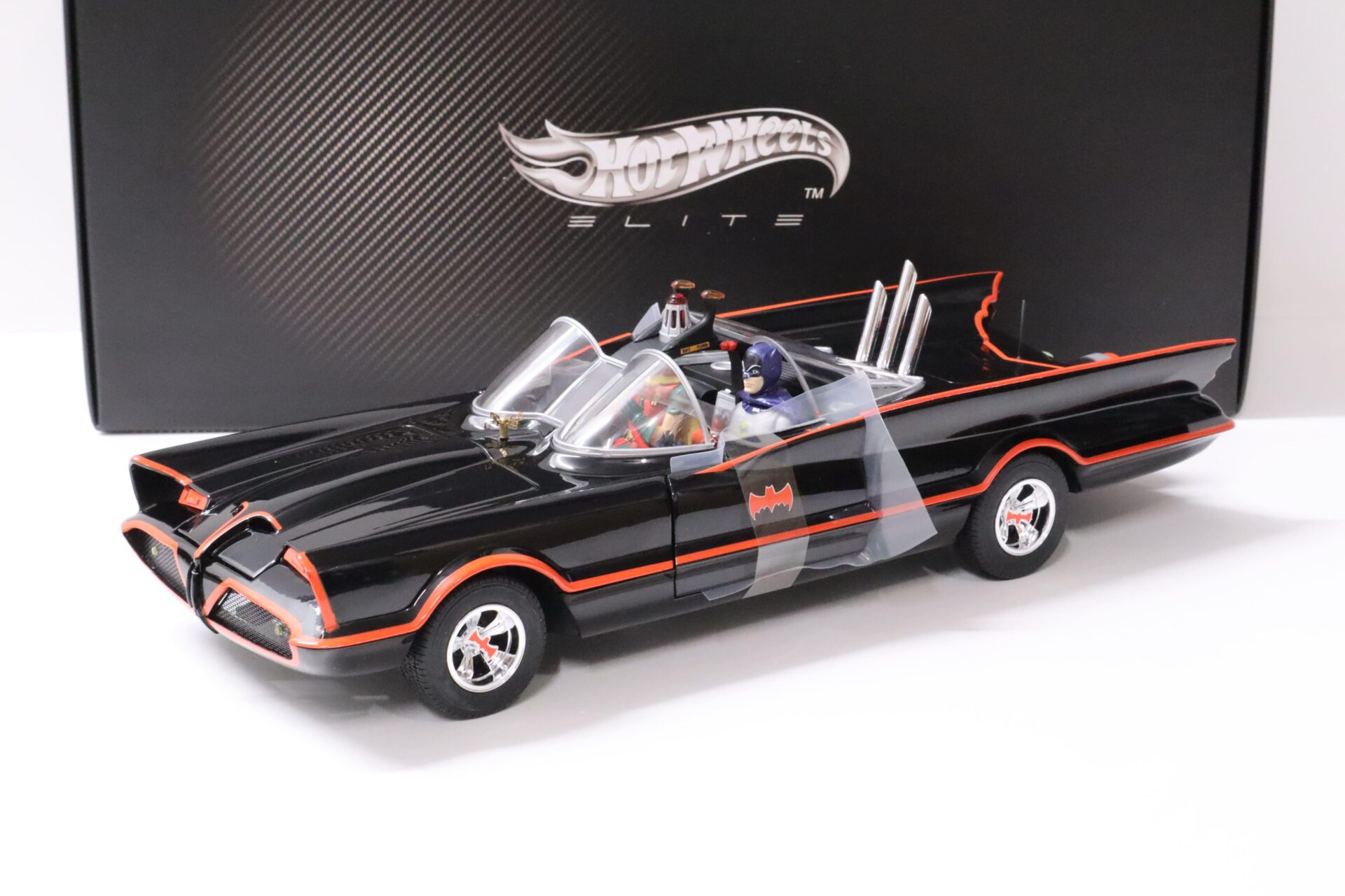 ID 59226 orig.jpg 1:18 Hot Wheels Elite 1966 BATMAN Classic TV Series Batmobile with Batman + Robin