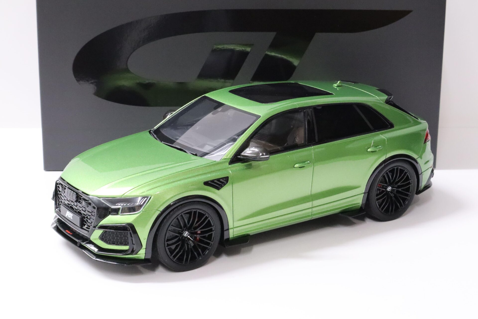 ID 59308 orig.jpg 1:18 GT Spirit GT283 Audi ABT RSQ8-R java green metallic 2020