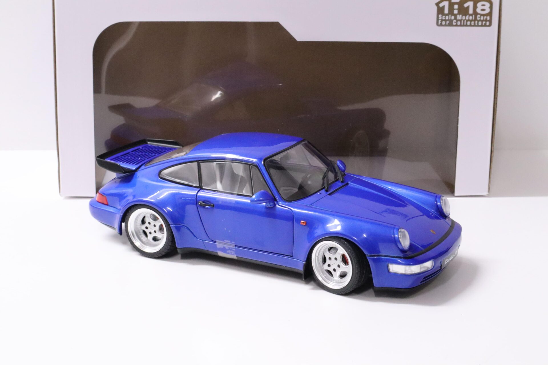 1:18 Solido Porsche 911 (964) Turbo Coupe Elektrik blue 1990