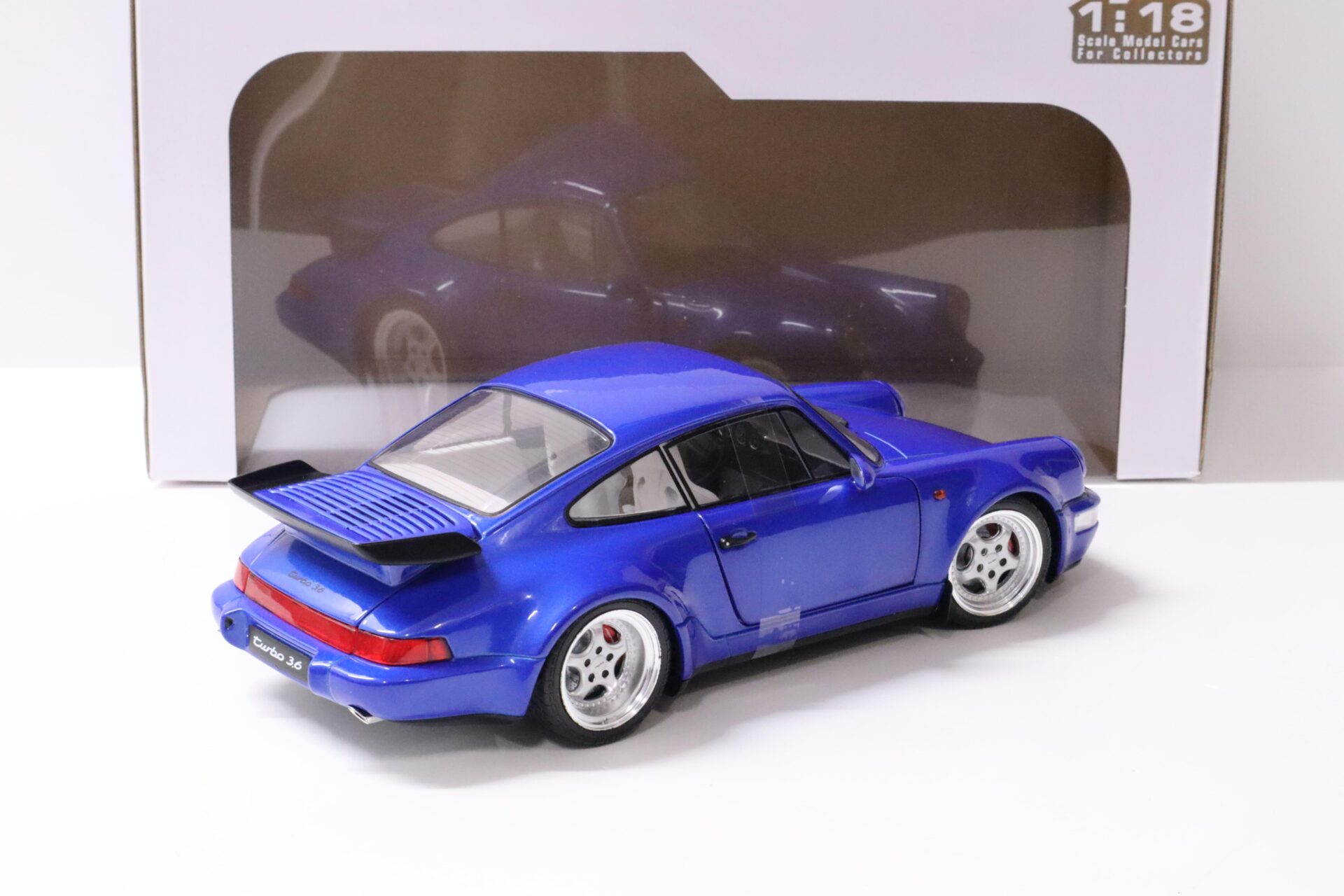 1:18 Solido Porsche 911 (964) Turbo Coupe Elektrik blue 1990