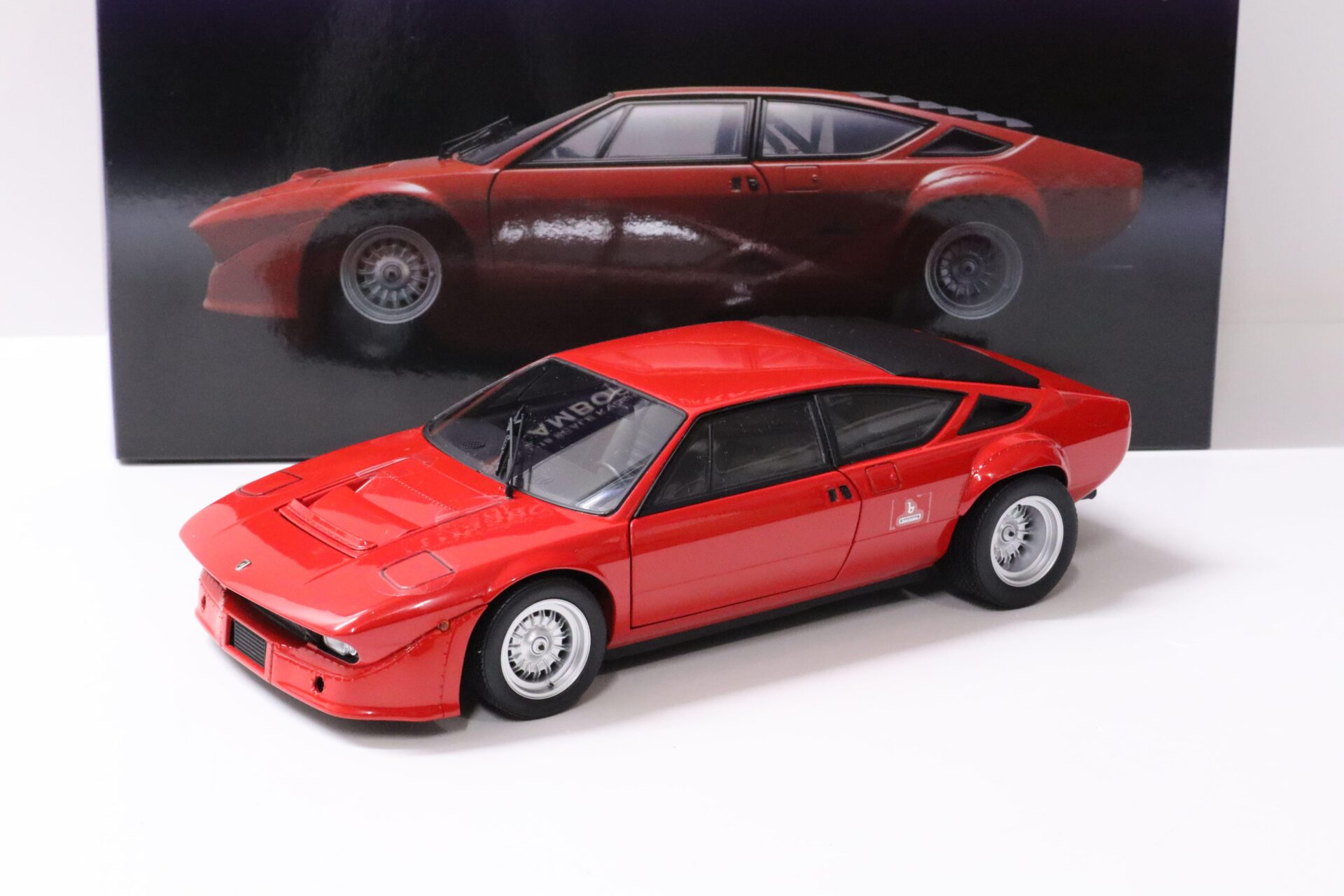 1:18 Kyosho Lamborghini Urraco Rally red