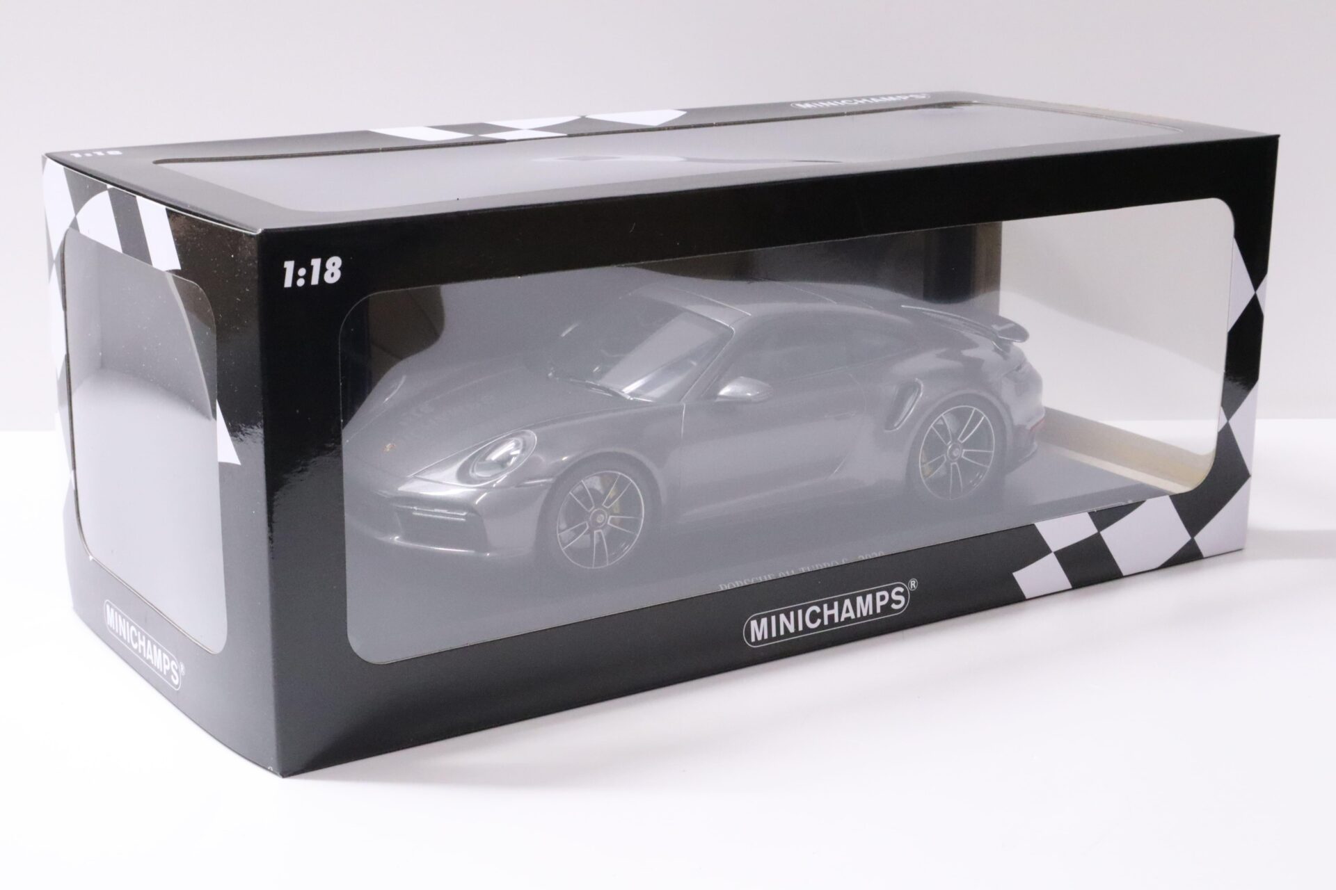 1:18 Minichamps Porsche 911 (992) Turbo S Coupe 2020 grey metallic